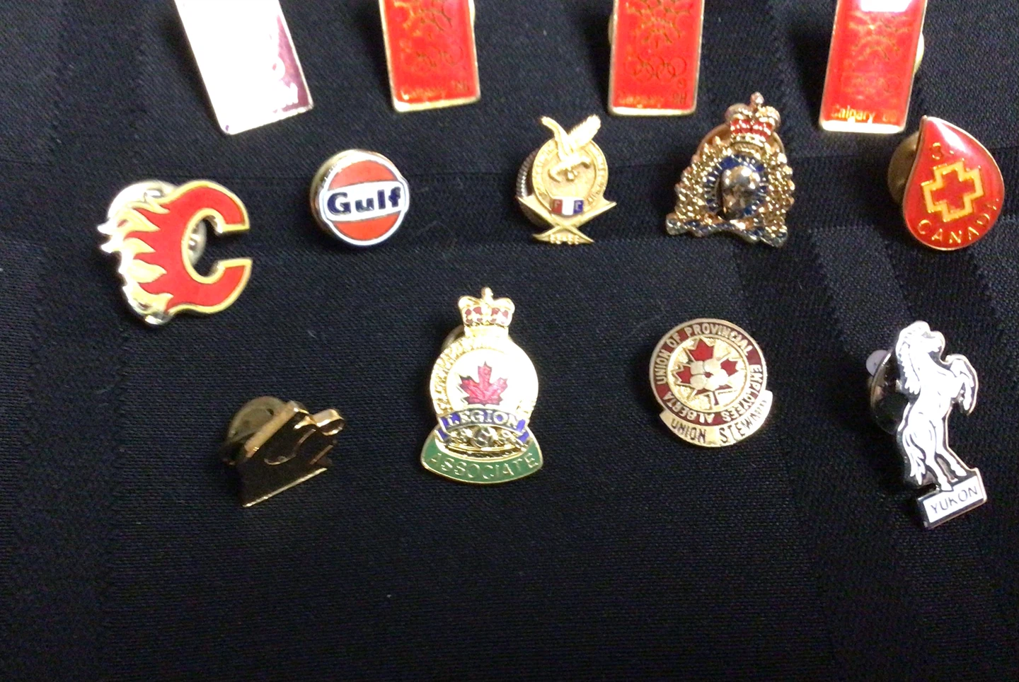 Vintage pins, selling as a lot - photo 2