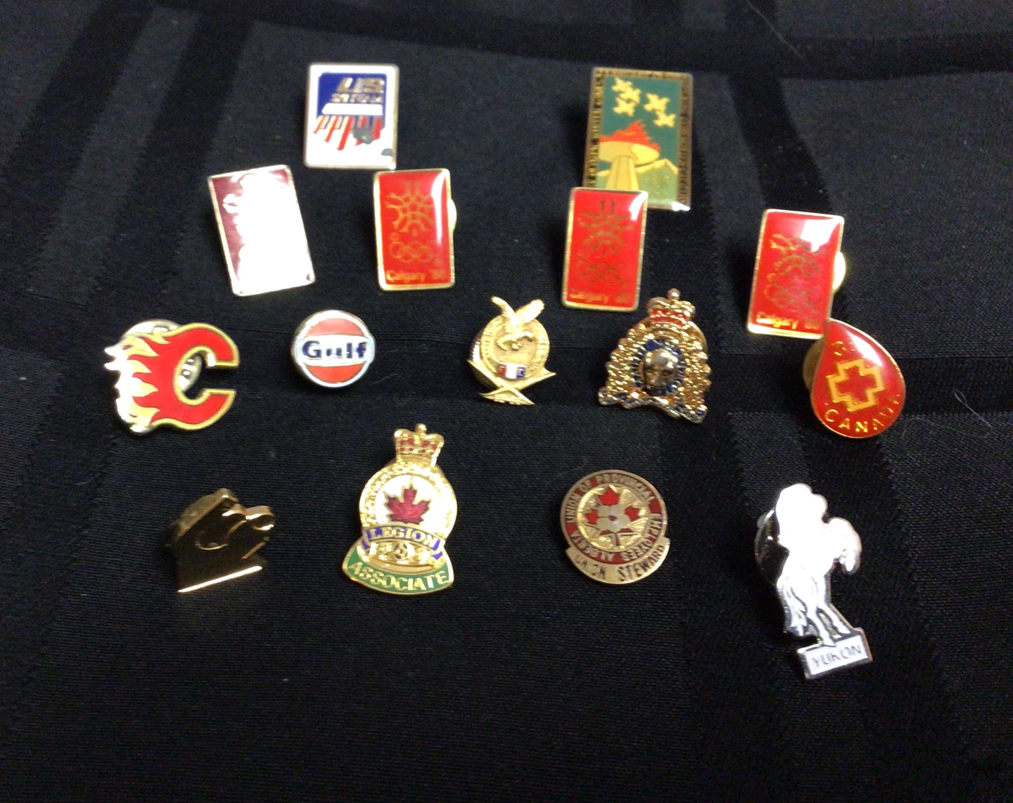 Vintage pins, selling as a lot