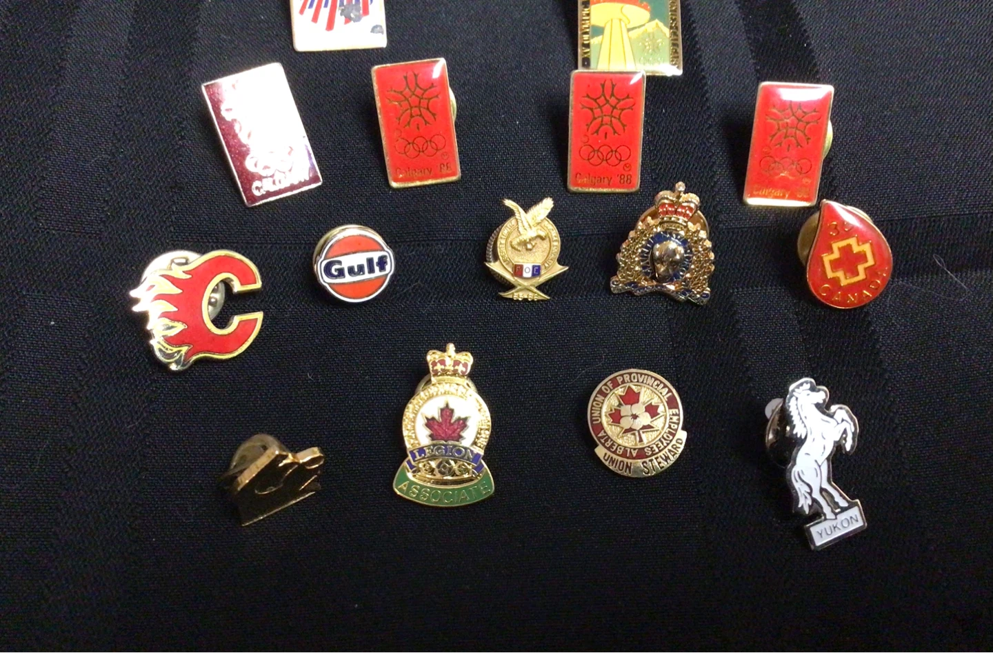Vintage pins, selling as a lot - photo 3