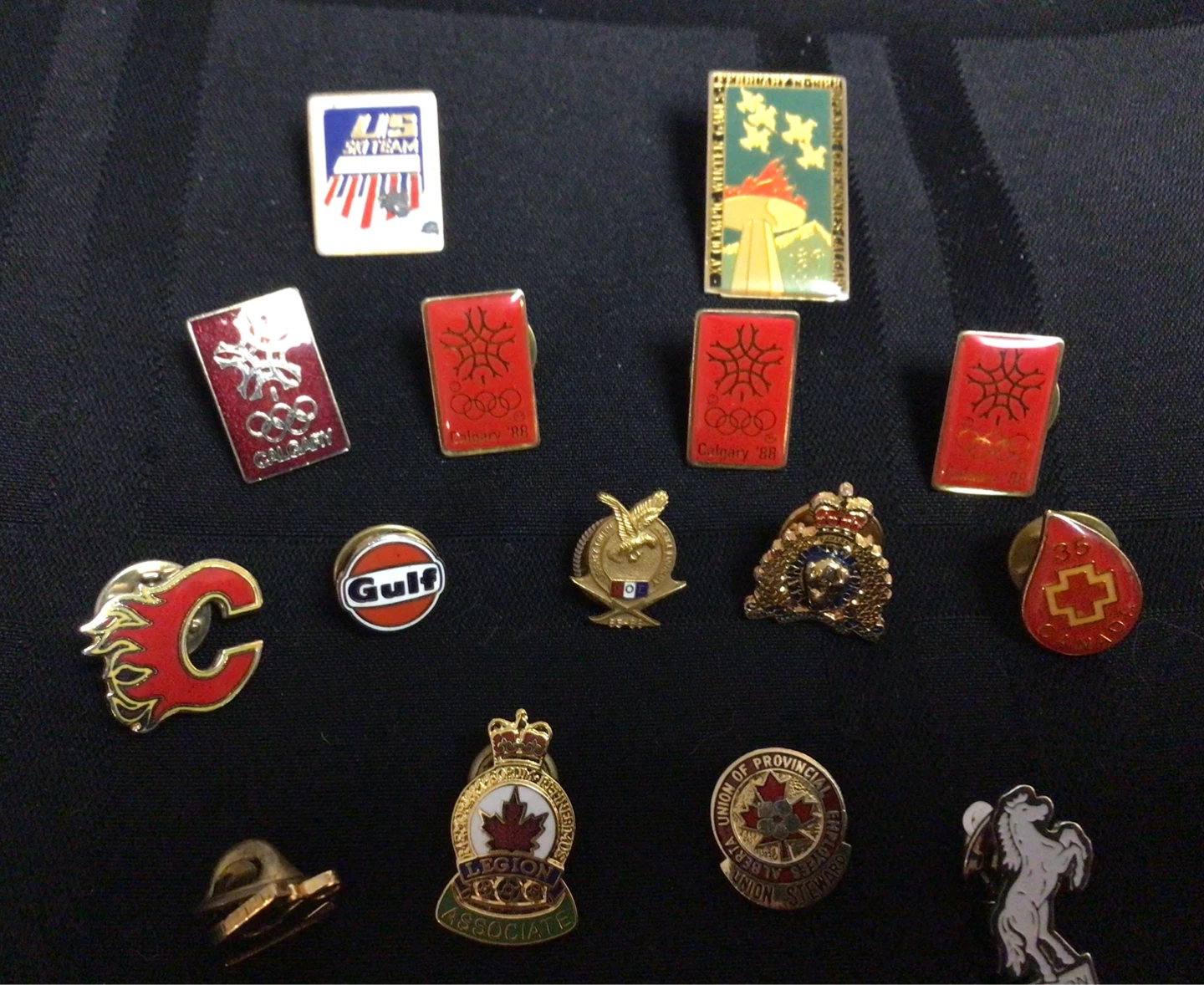 Vintage pins, selling as a lot - photo 4