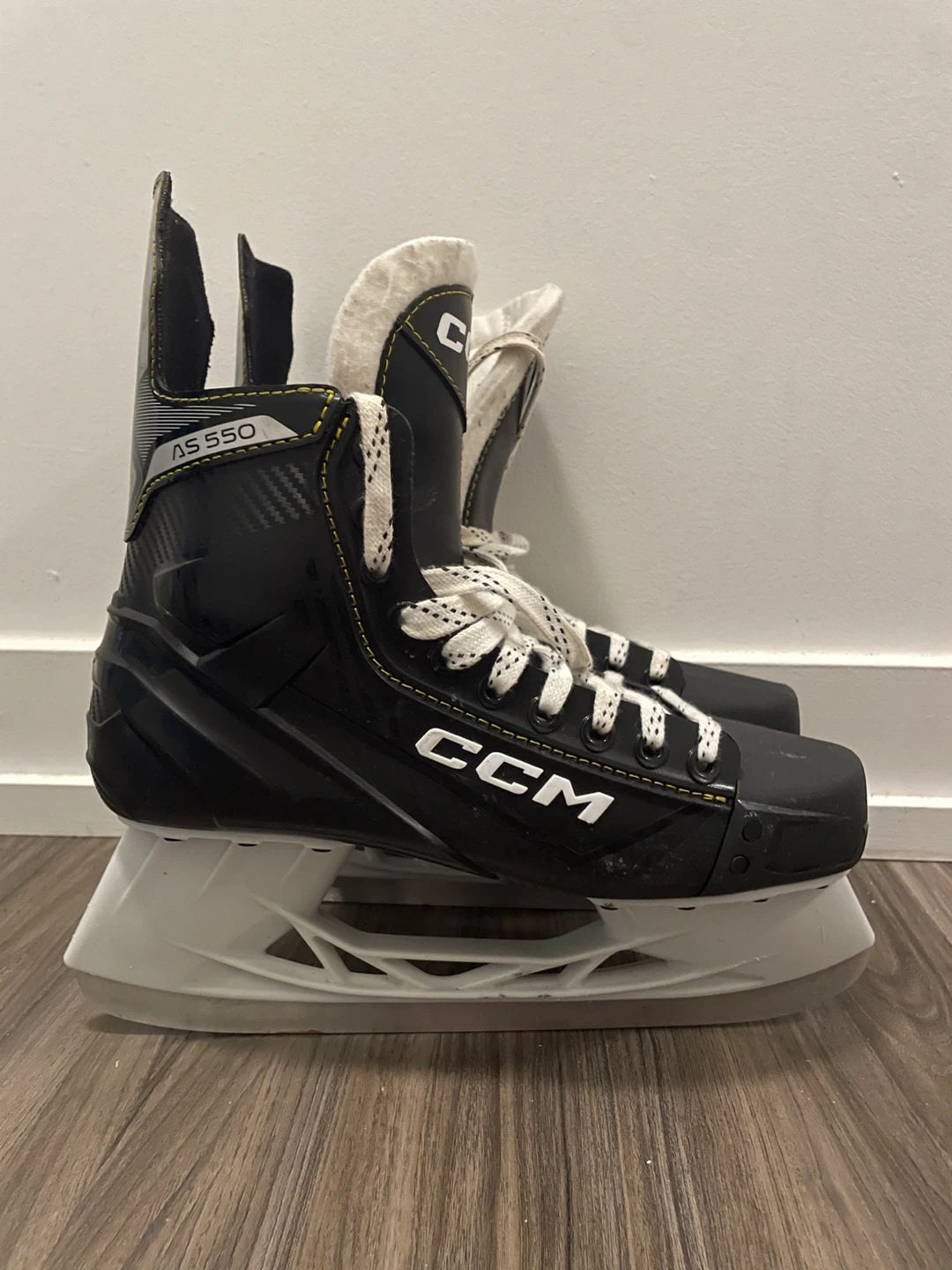 CCM AS550 Ice Hockey Skates - Size 9