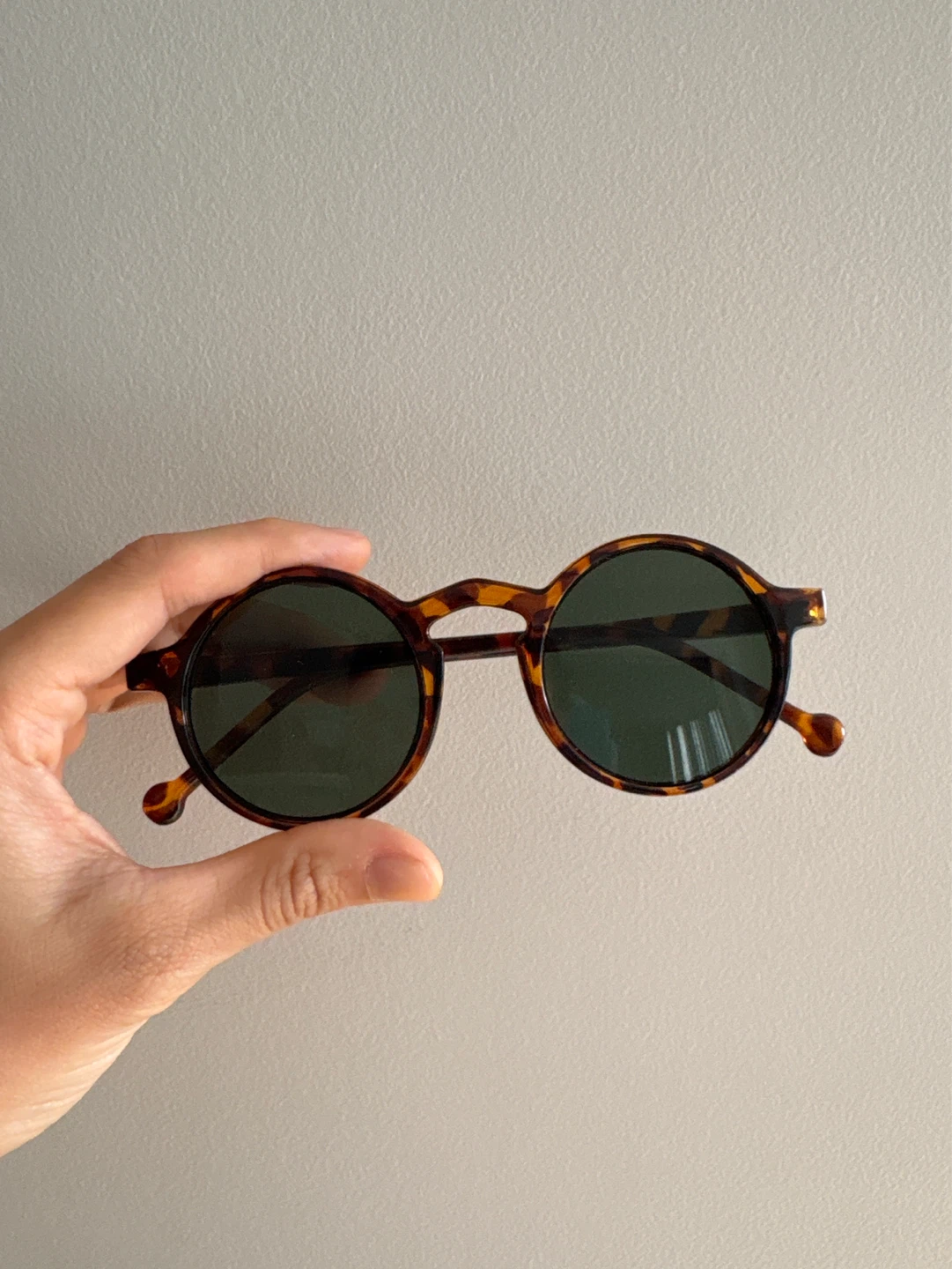 Tortoiseshell Round Sunglasses