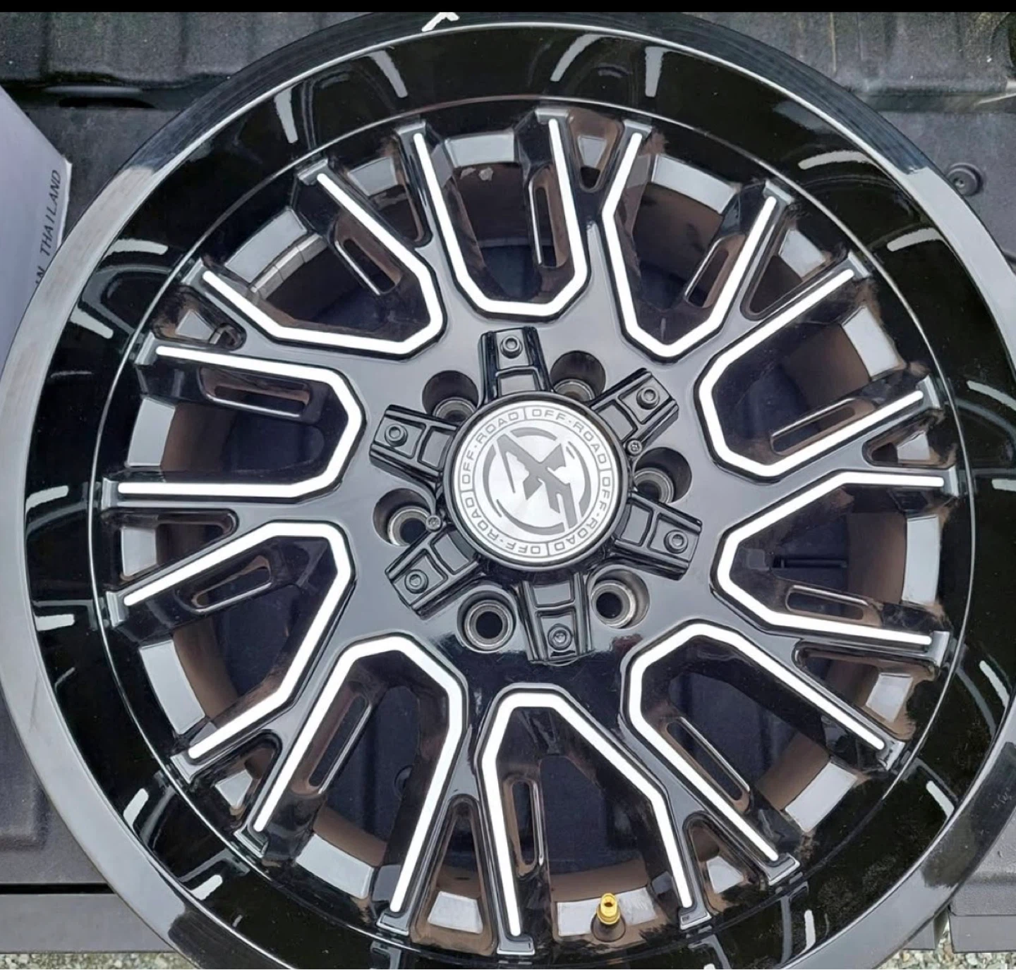 SR893 18X9J Off-Road Wheel