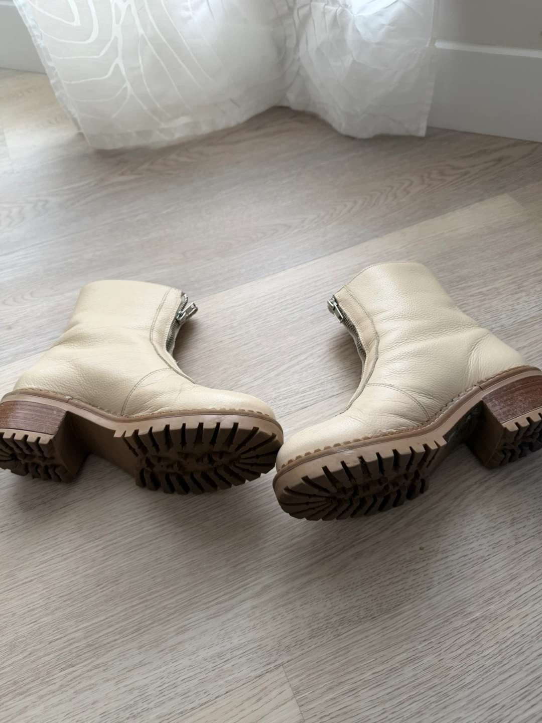 Cream Leather Zipper Boots. Made in Spain - photo 3