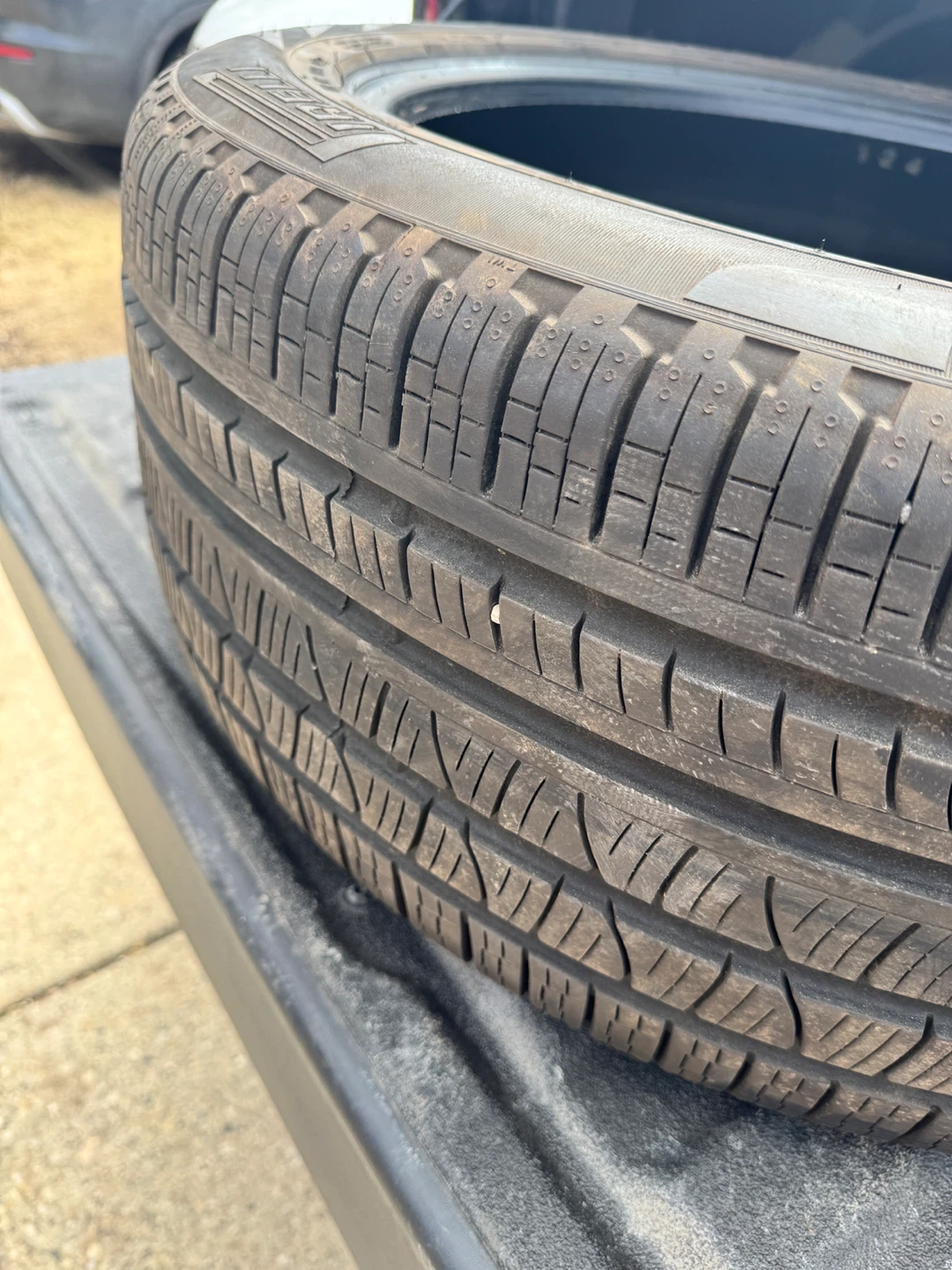 Pirelli 285/45 R22 Tire