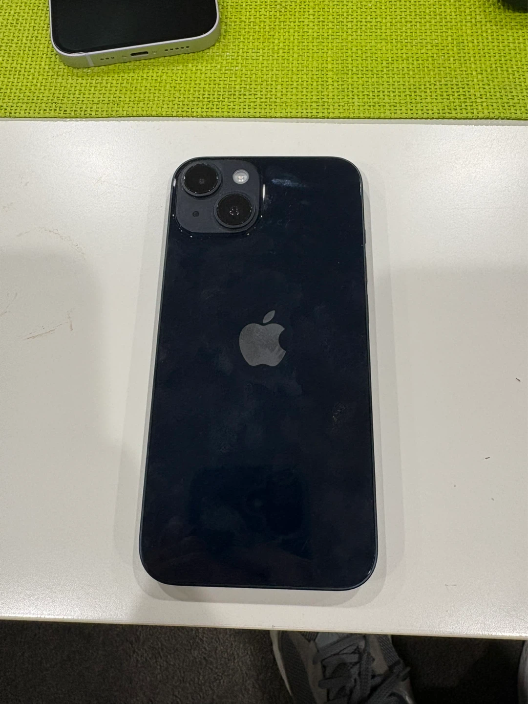 Apple iPhone 14 - 128 GB - Midnight - 100 percent battery life