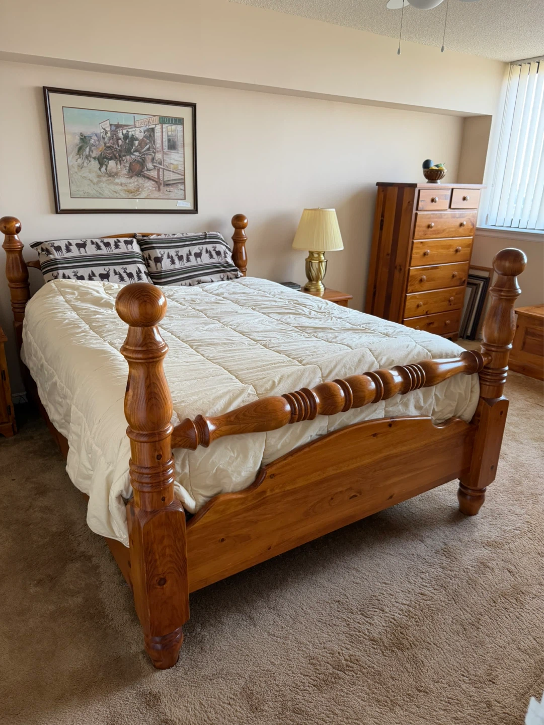 Solid Pine 5-Piece Queen Cannonball Poster Bedroom Set