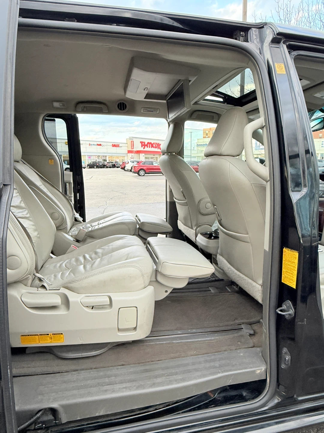 2011 Toyota Sienna - photo 4