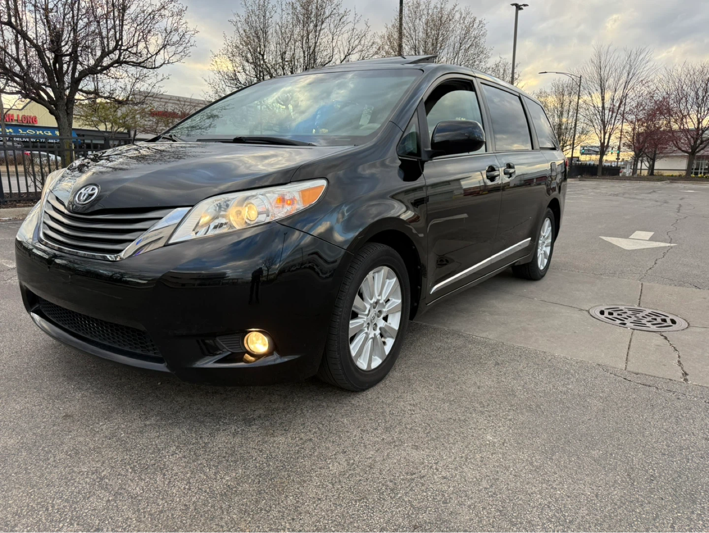 2011 Toyota Sienna - photo 2