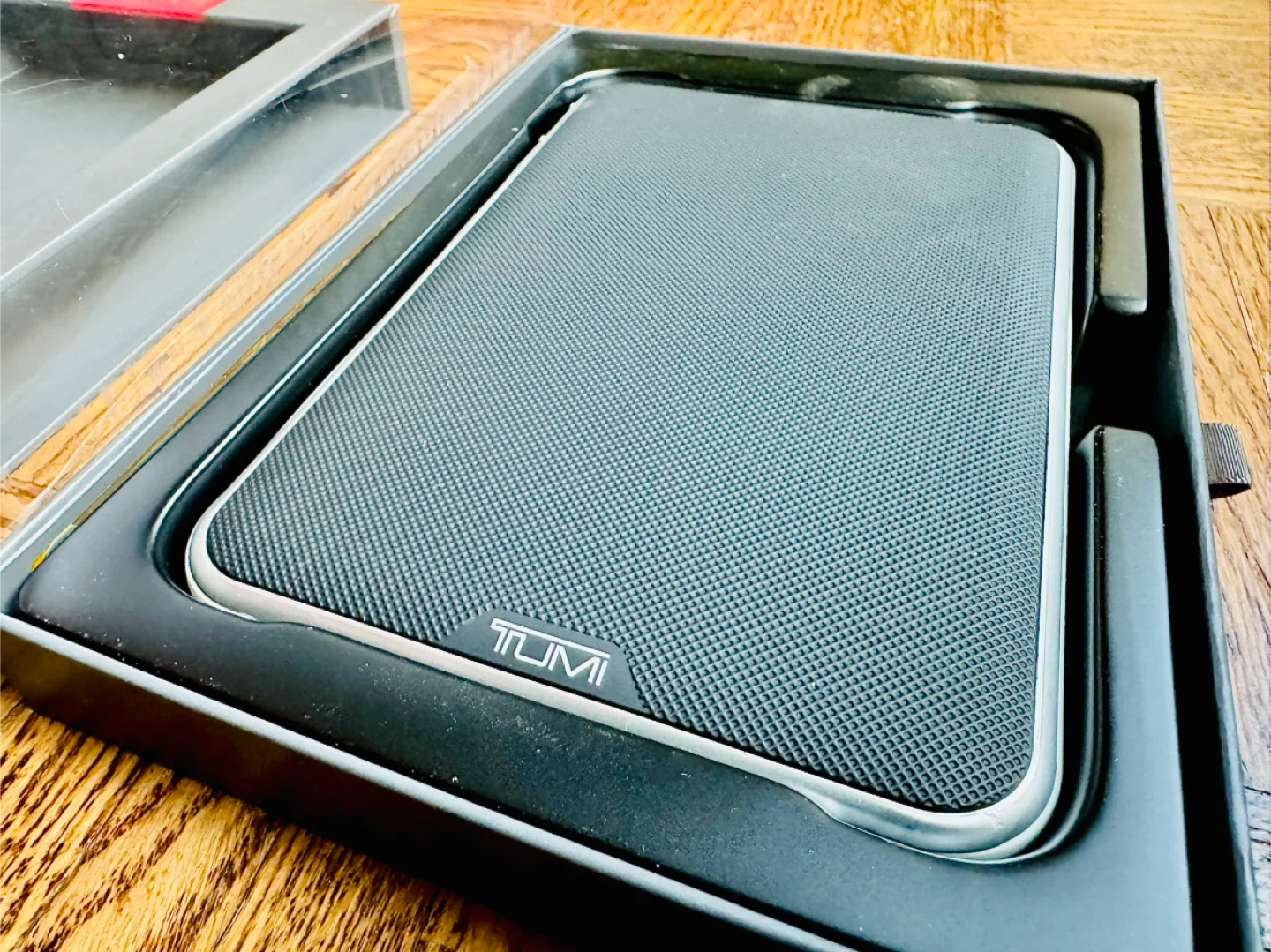 Tumi Portable Battery Bank 12000mAh - New in box - photo 2