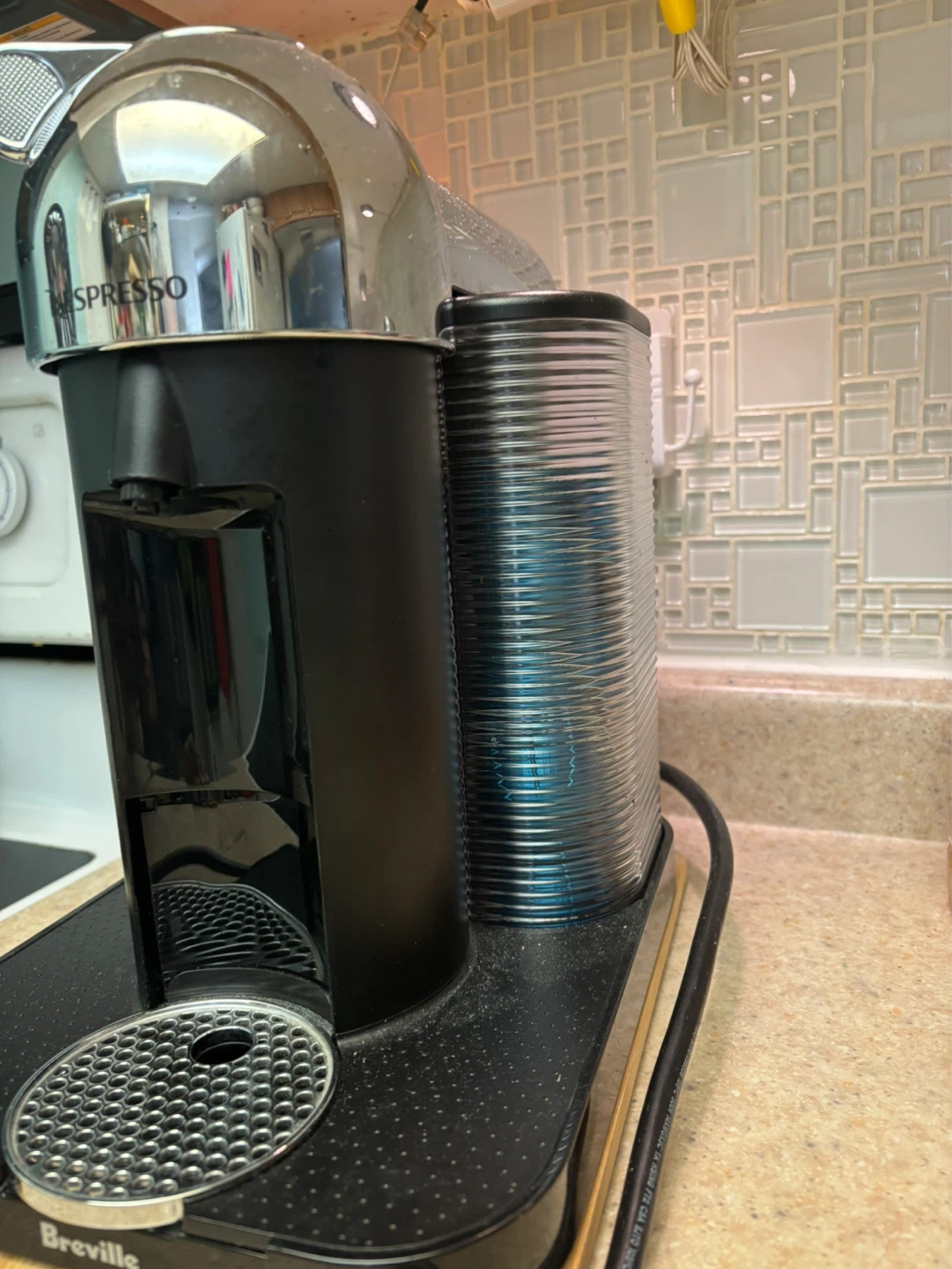 Nespresso VertuoPlus Coffee Machine by Breville - photo 3