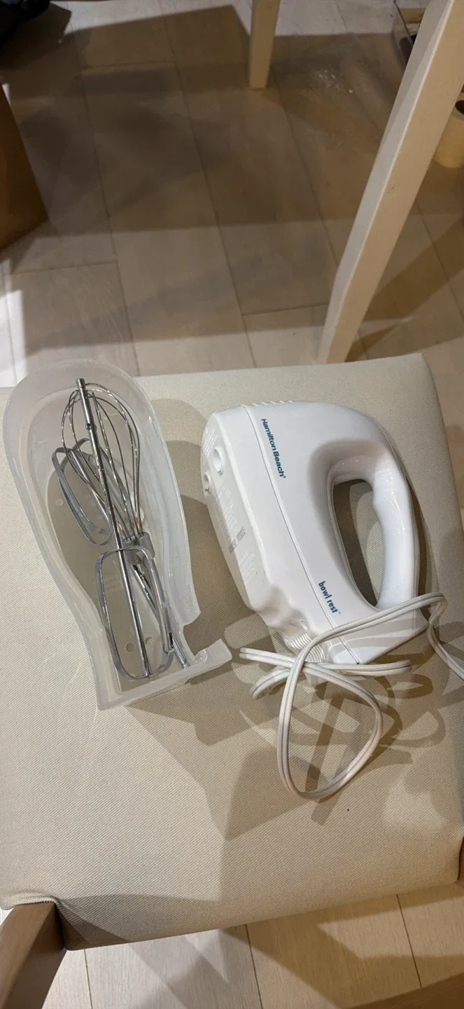 Hamilton Beach Hand Mixer with Case