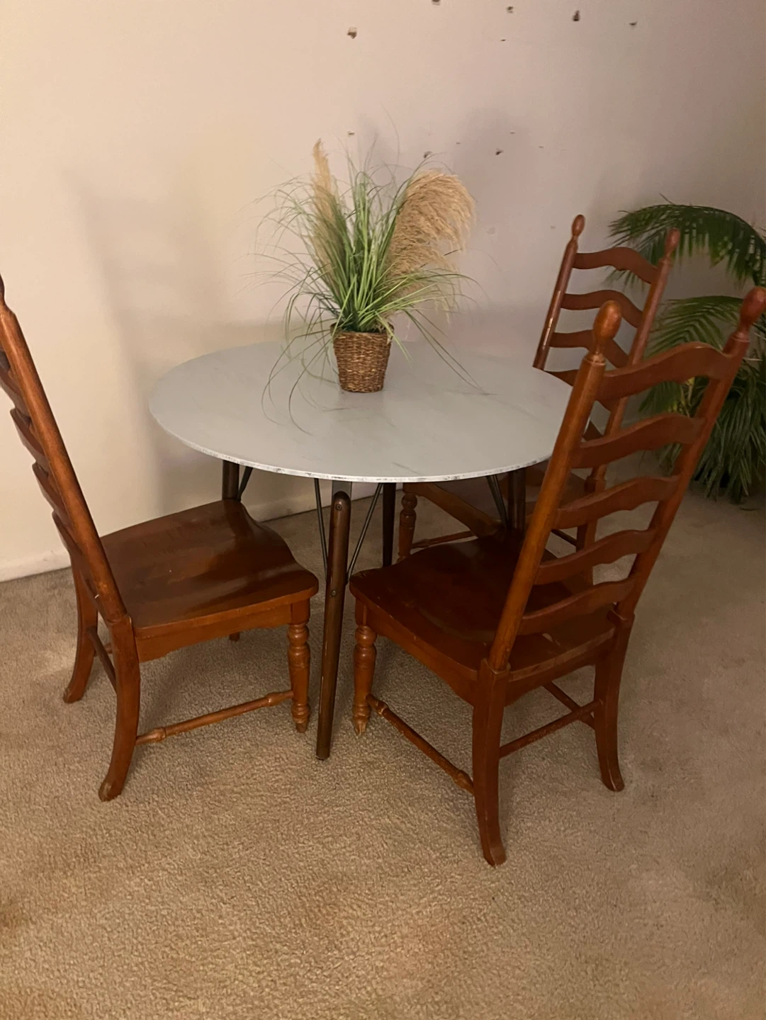 Round Dining Table with 3Wooden Chairs