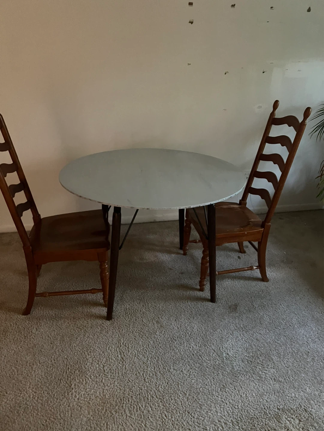 Round Dining Table with 3Wooden Chairs - photo 3