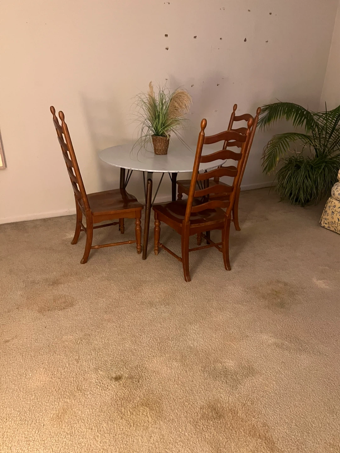 Round Dining Table with 3Wooden Chairs - photo 5
