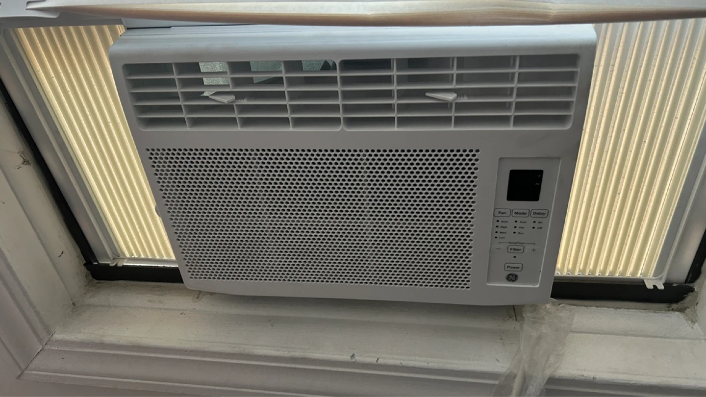 GE Window AC 6000 BTU with Remote - photo 3
