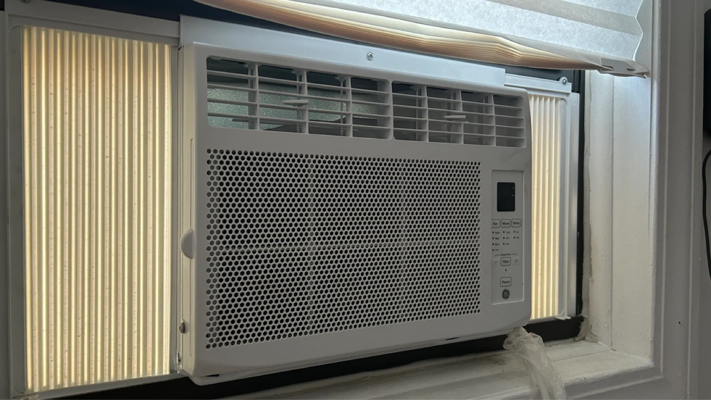 GE Window AC 6000 BTU with Remote