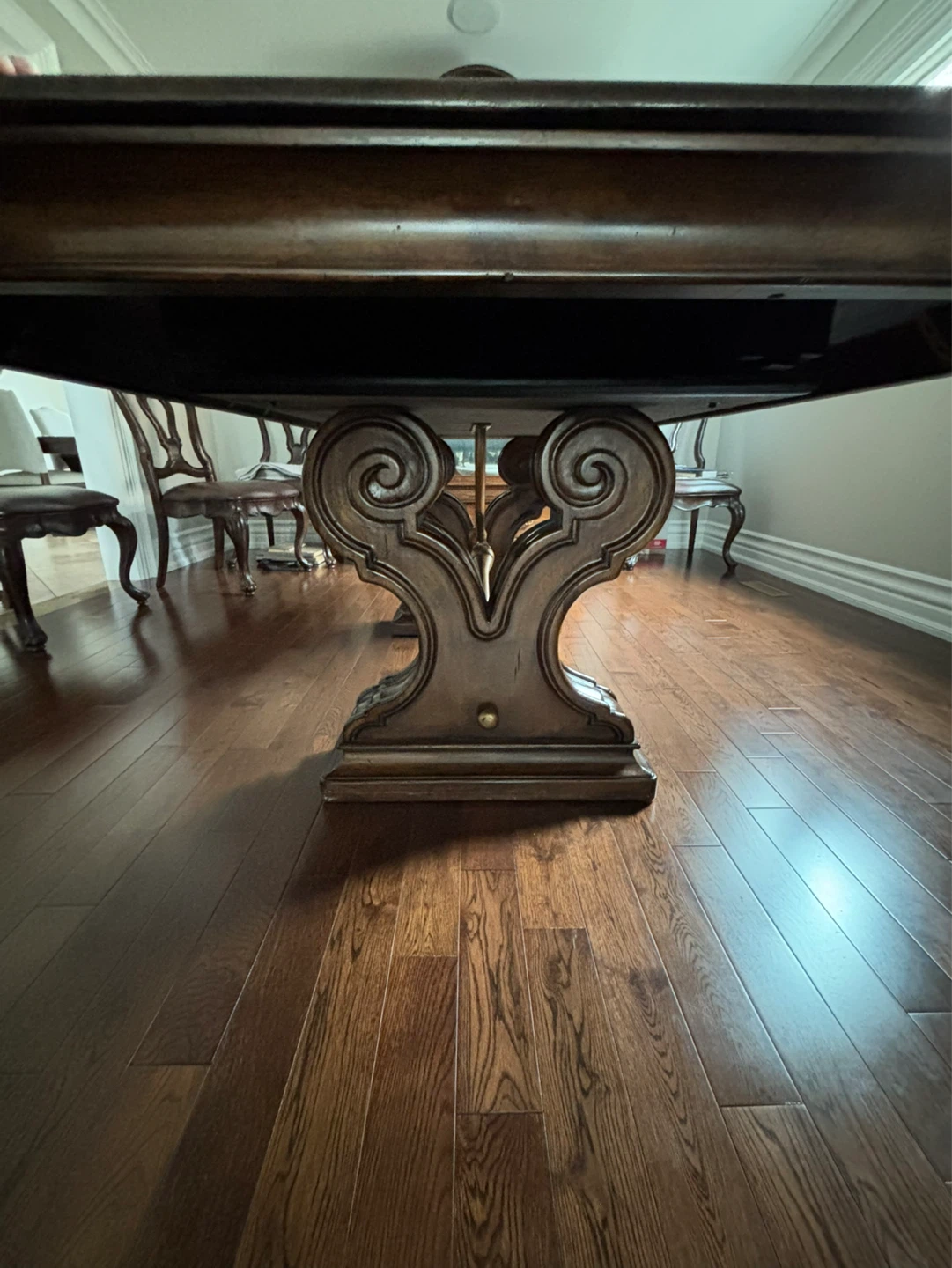 Dining Table ornate pedestal - photo 2