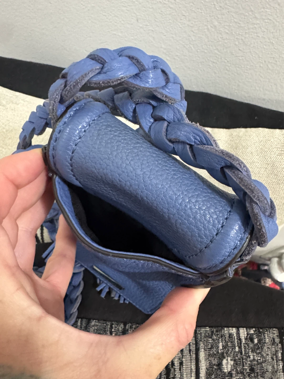 Rebecca minkoff tassel blue pebbled leather phone case - photo 5