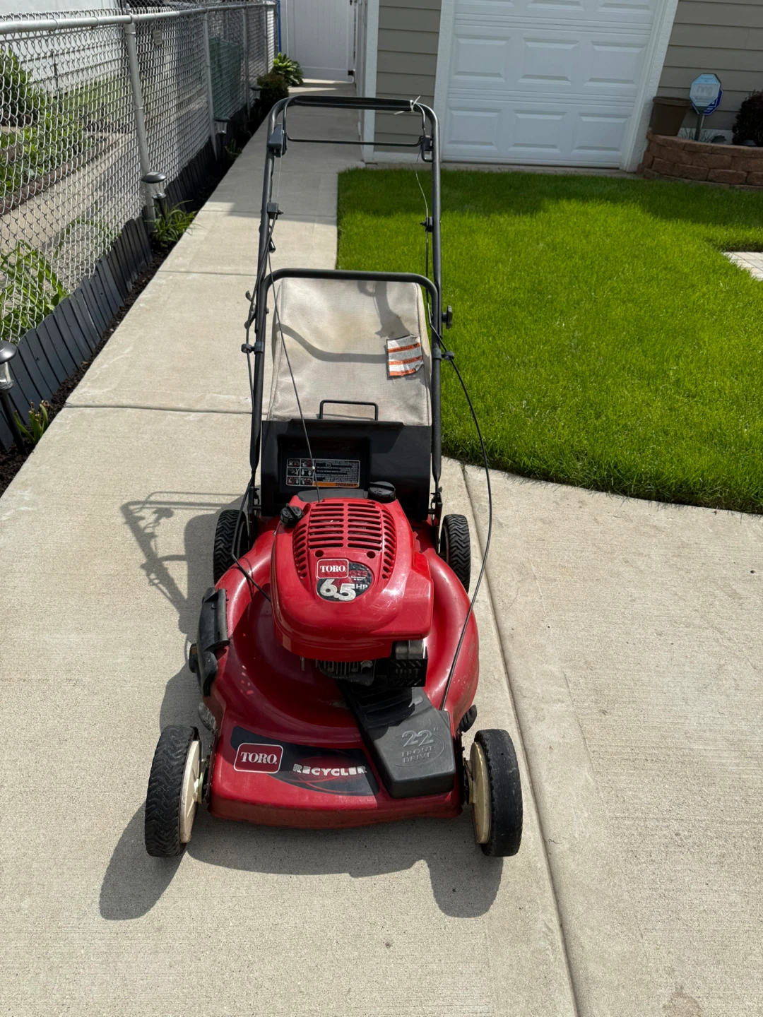 Toro  Lawnmower. Self propelled. $150.00 or best offer. - photo 3
