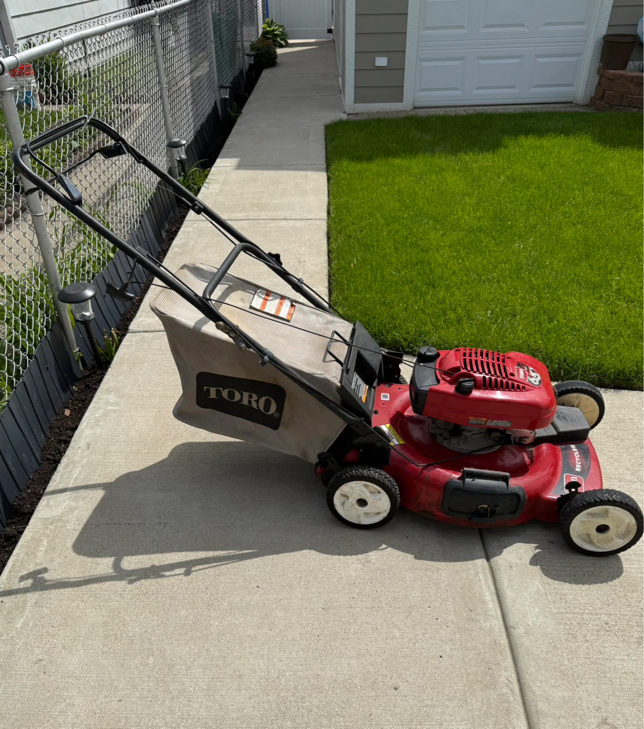 Toro  Lawnmower. Self propelled. $150.00 or best offer. - photo 4