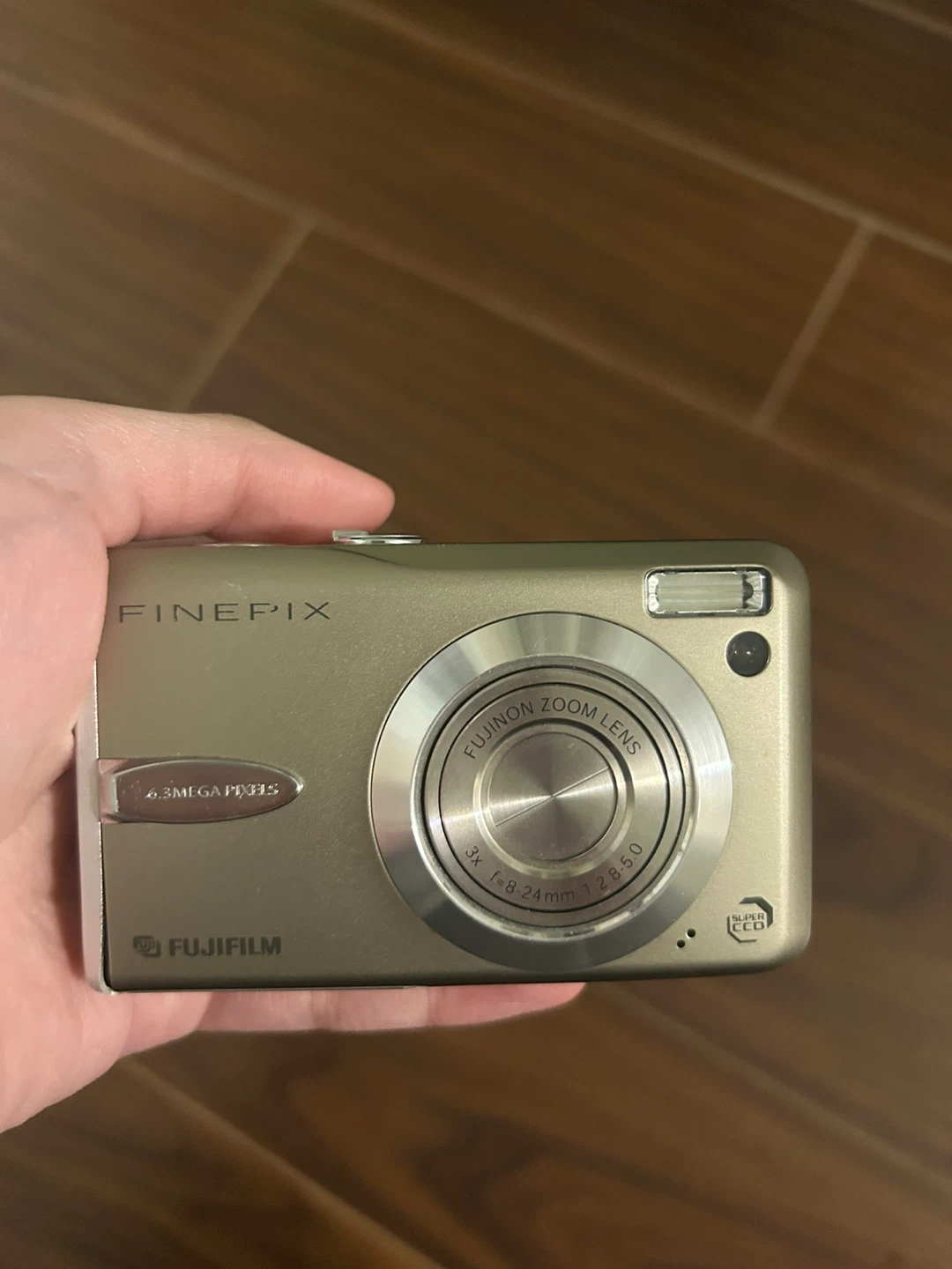 Fujifilm FinePix F30 Digital Camera (Vintage) - photo 2