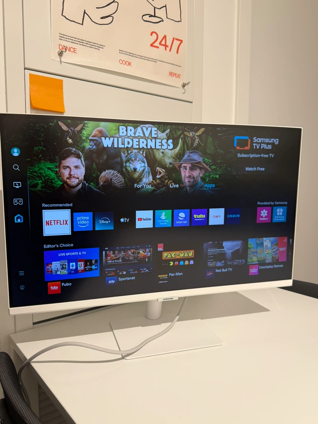 Samsung 27” Smart Monitor M5 White (Box + Remote Included)