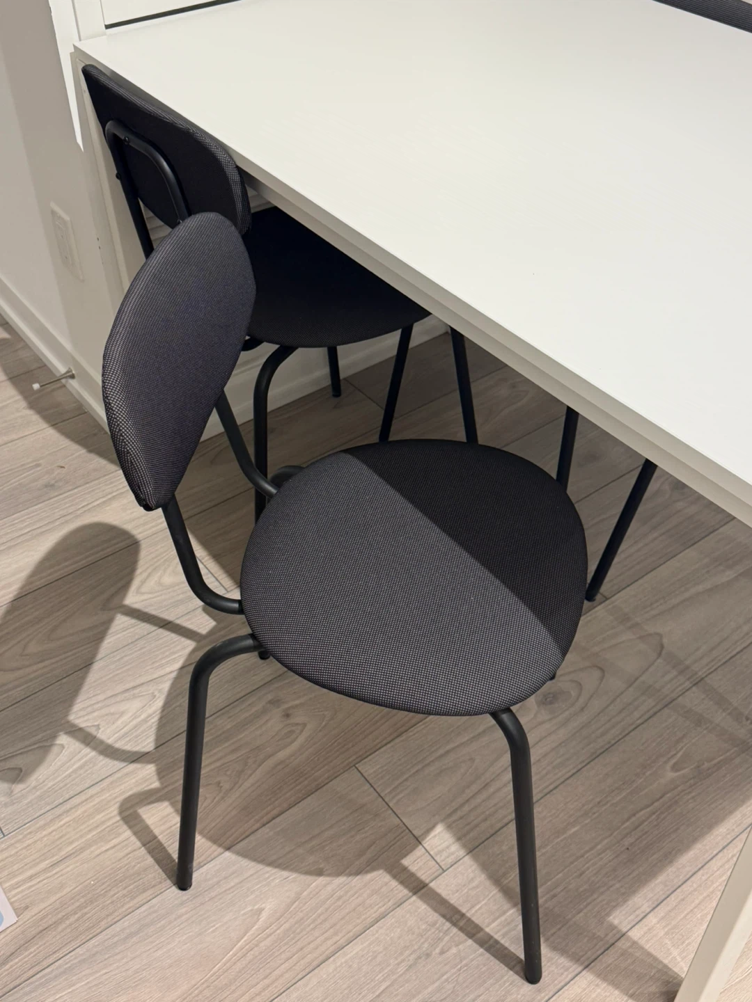 IKEA VIHALS Table + 4 SANDSBERG Chairs - photo 3