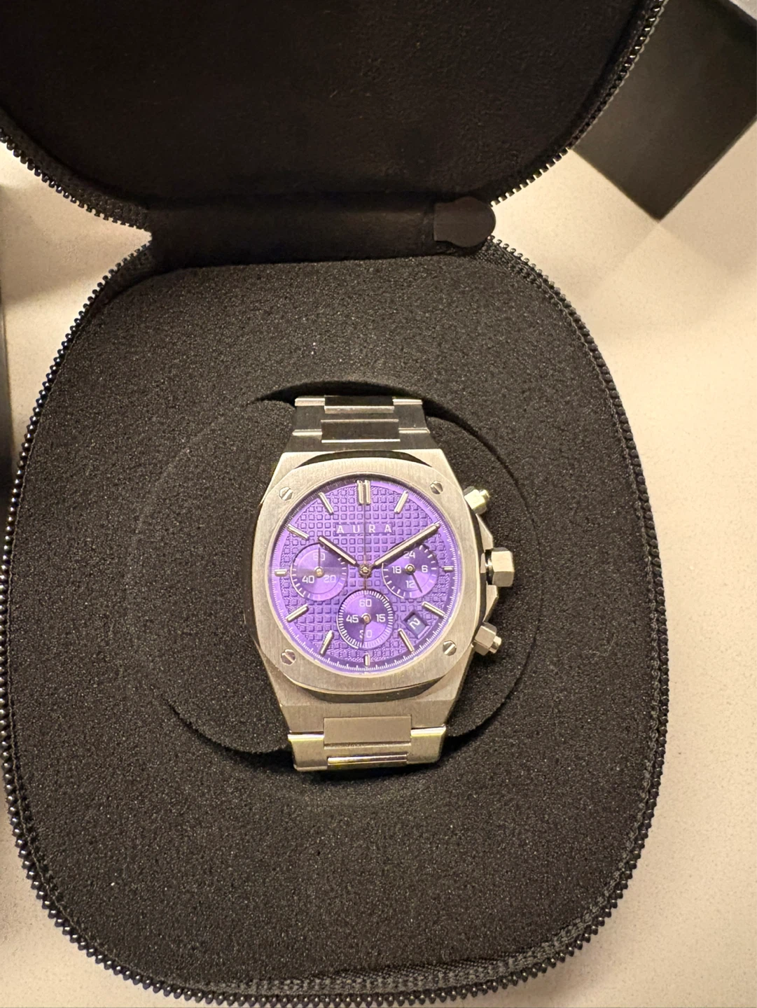 aura watch