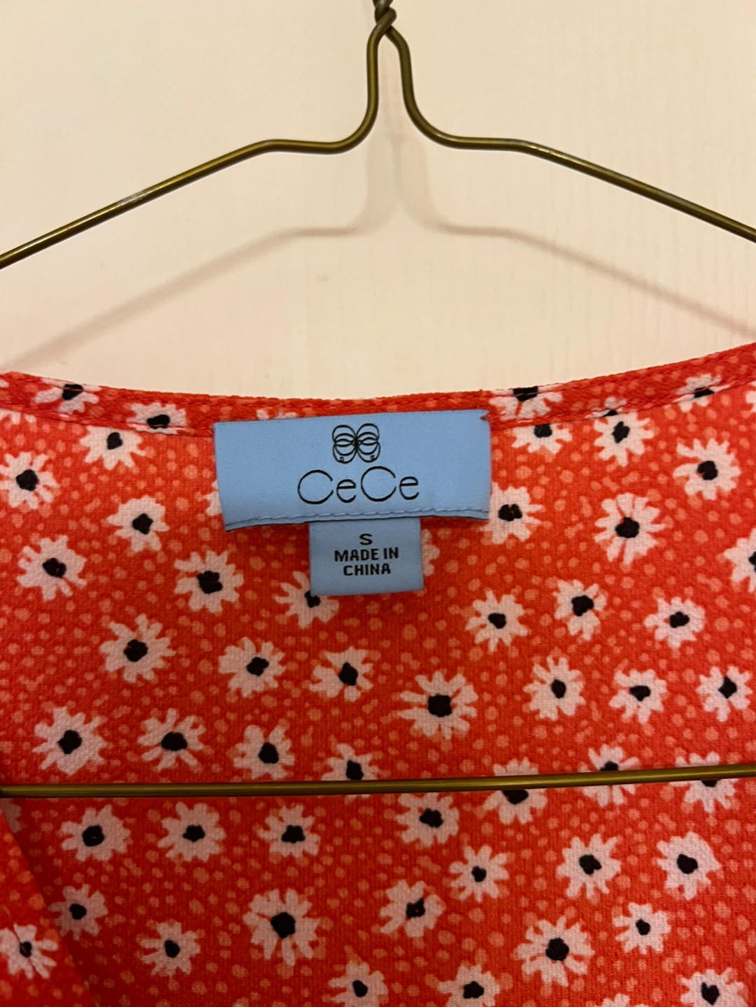 CeCe Floral Print V-Neck Ruffle Sleeve Top - Size Small - photo 2