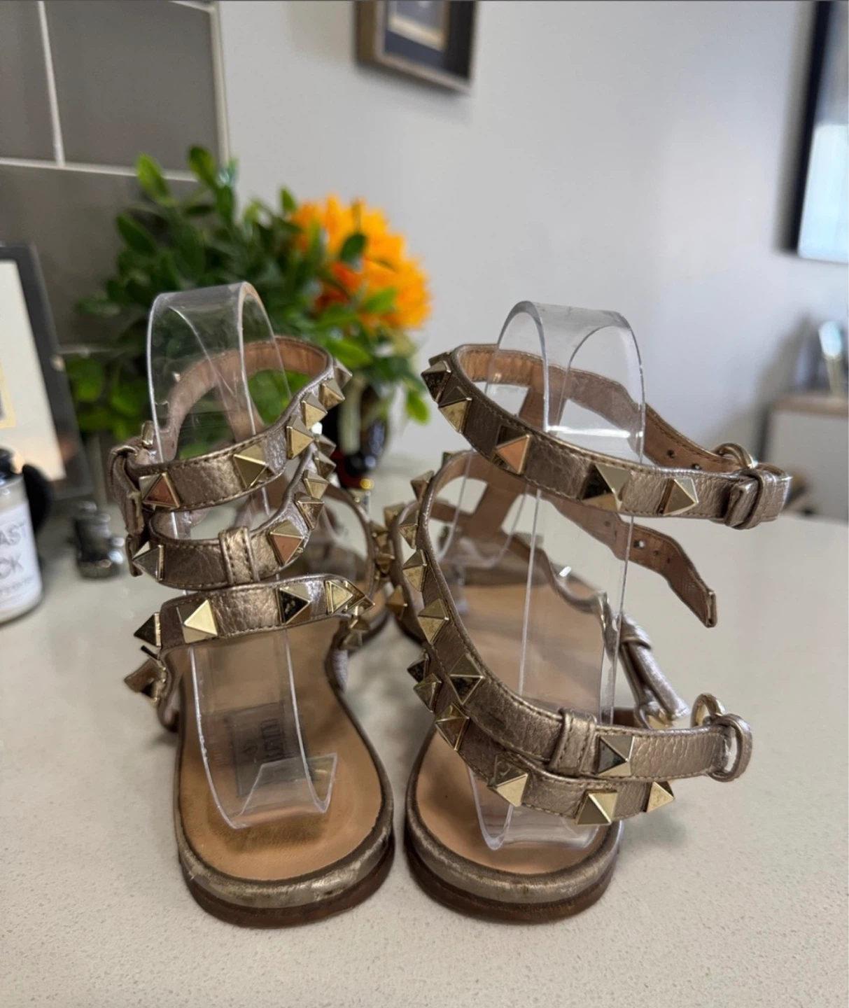 Valentino gold-bronze gladiator sandals - estimate 39 - photo 5