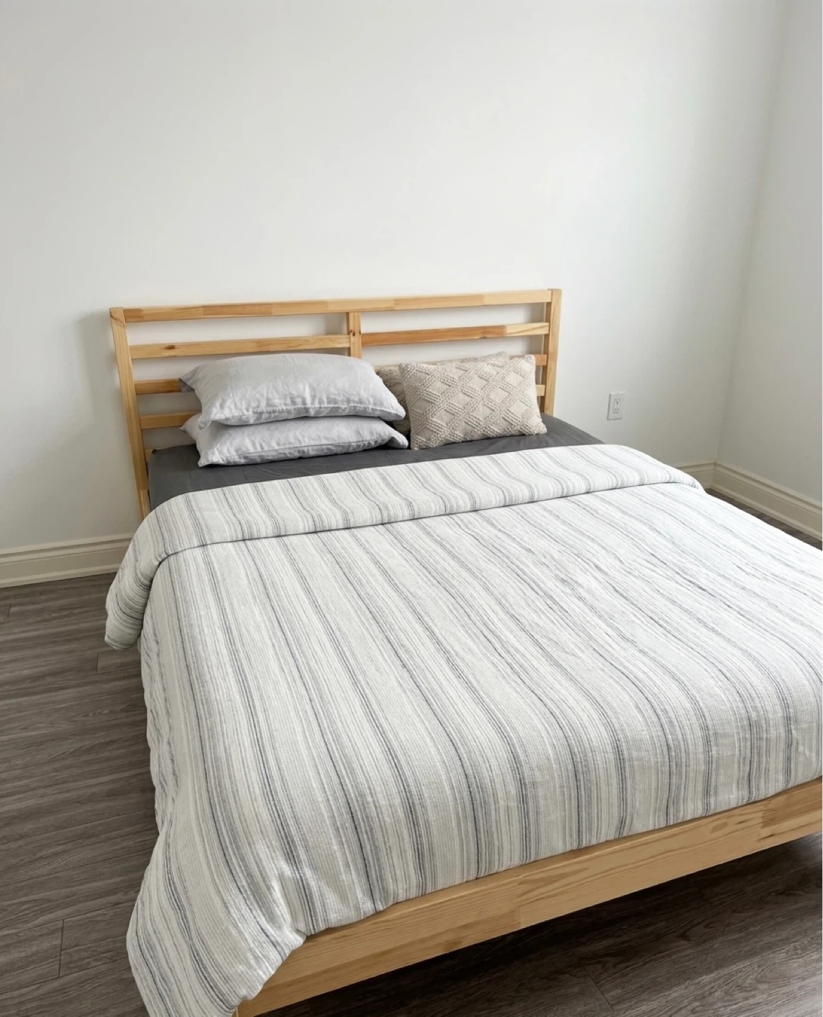 Moving sale- excellent condition - photo 5