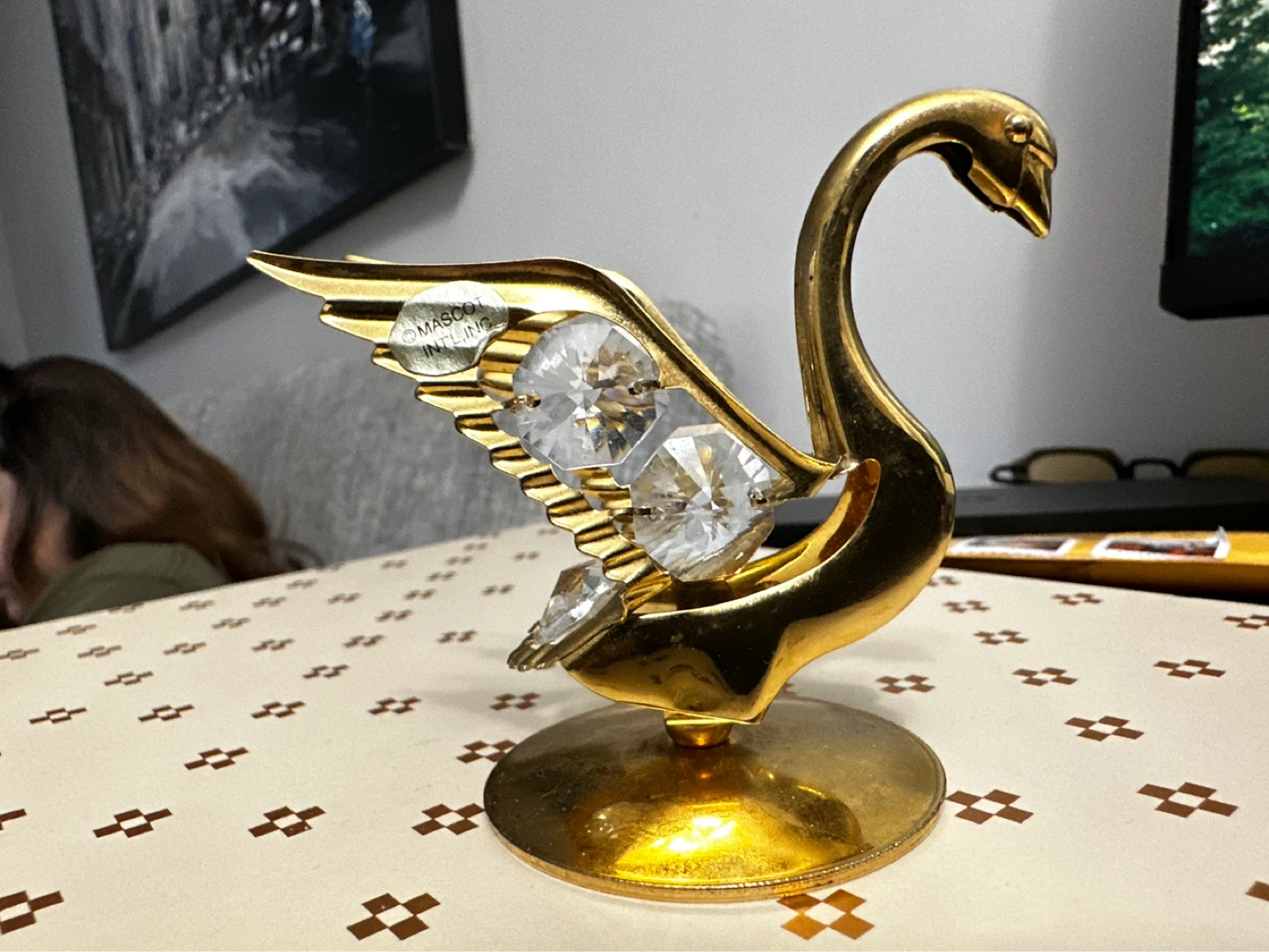 24k Gold plated Vintage Swan Figurine with Crystals - photo 2