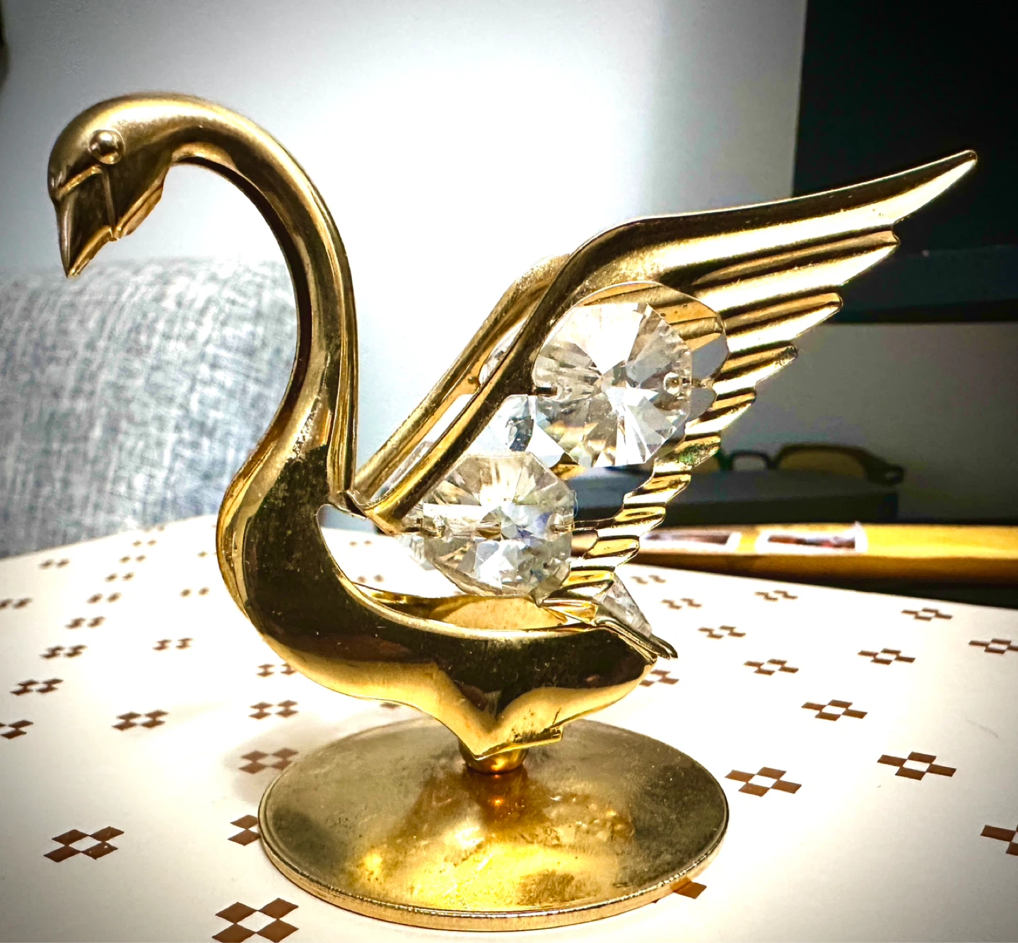 24k Gold plated Vintage Swan Figurine with Crystals - photo 3