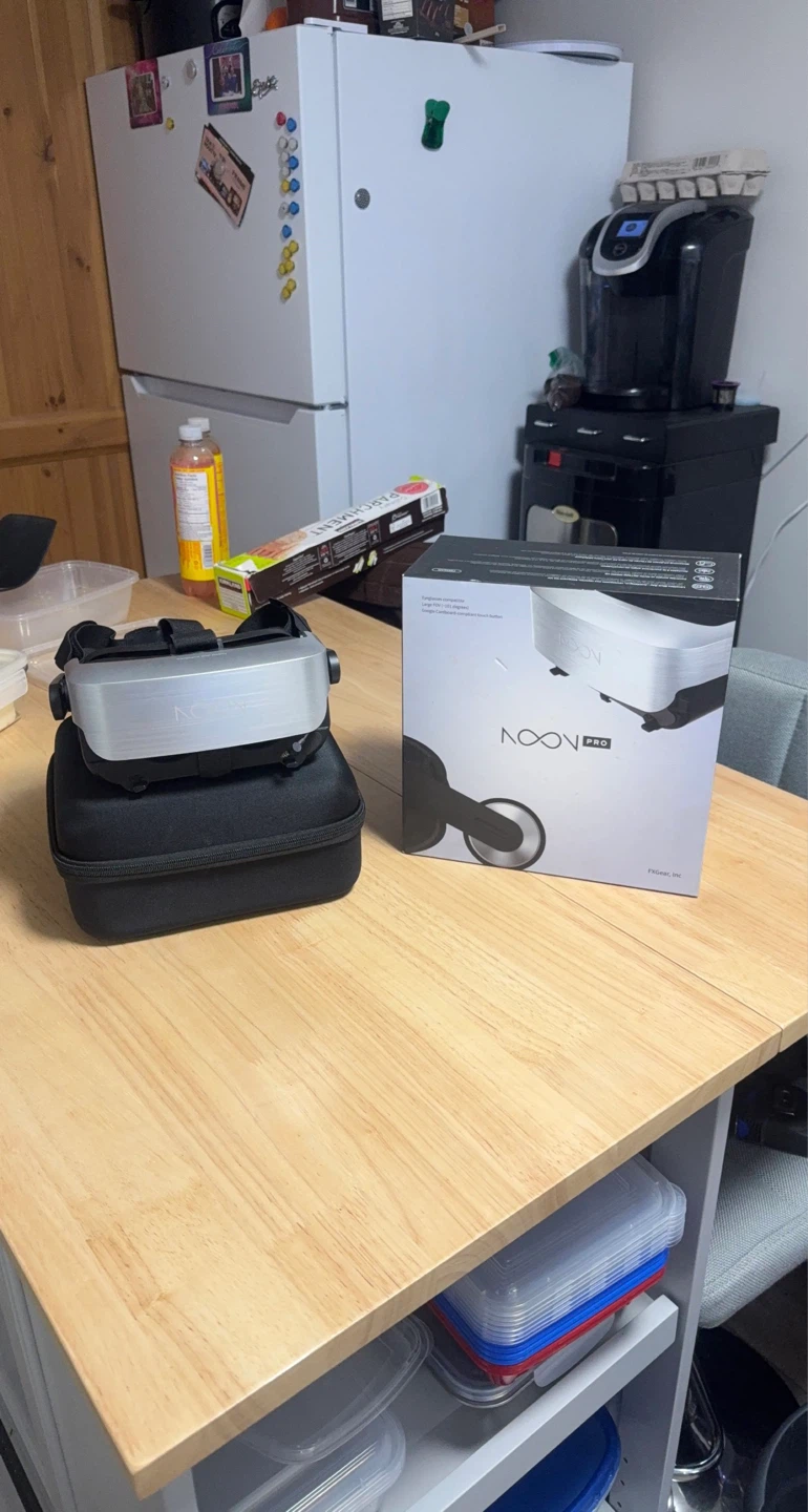 NOON PRO VR Headset with Case