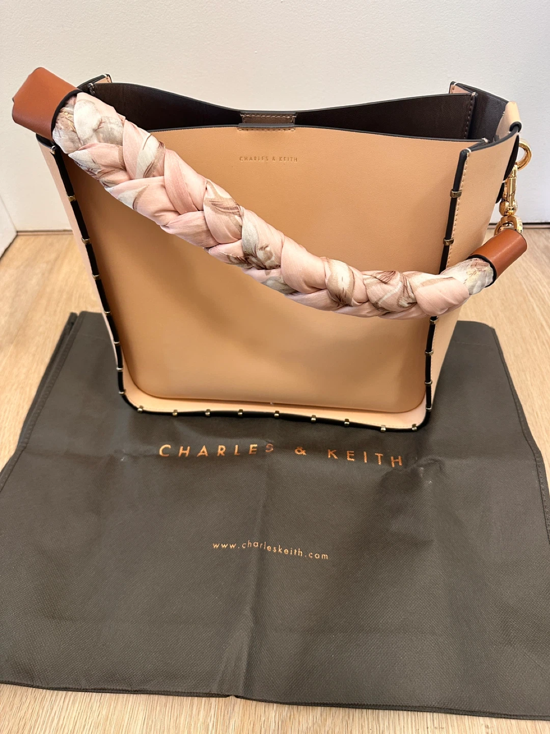 Charles & Keith Tote Bag - photo 2