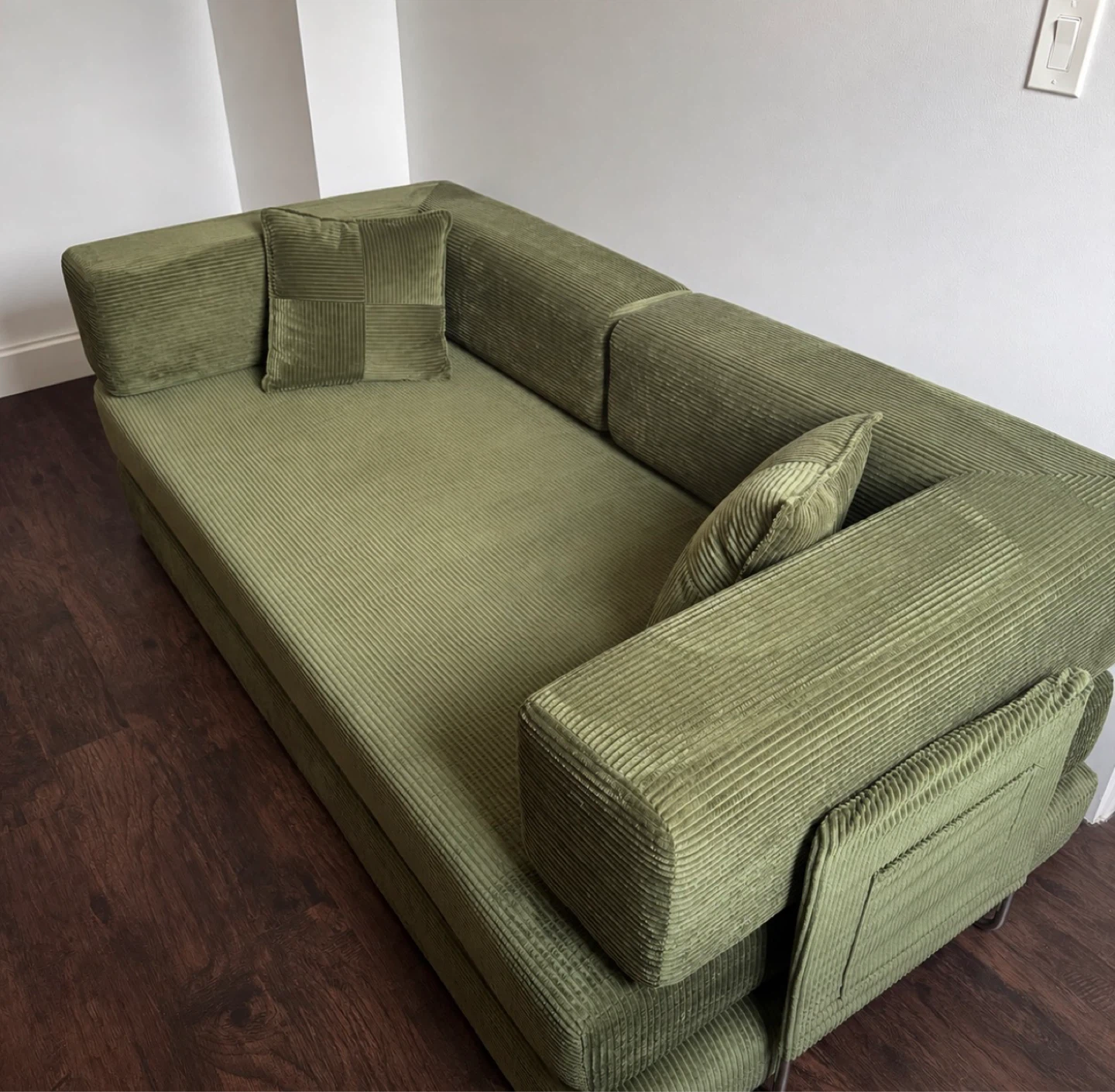 Pull out couch - new! Price is negotiable - photo 2
