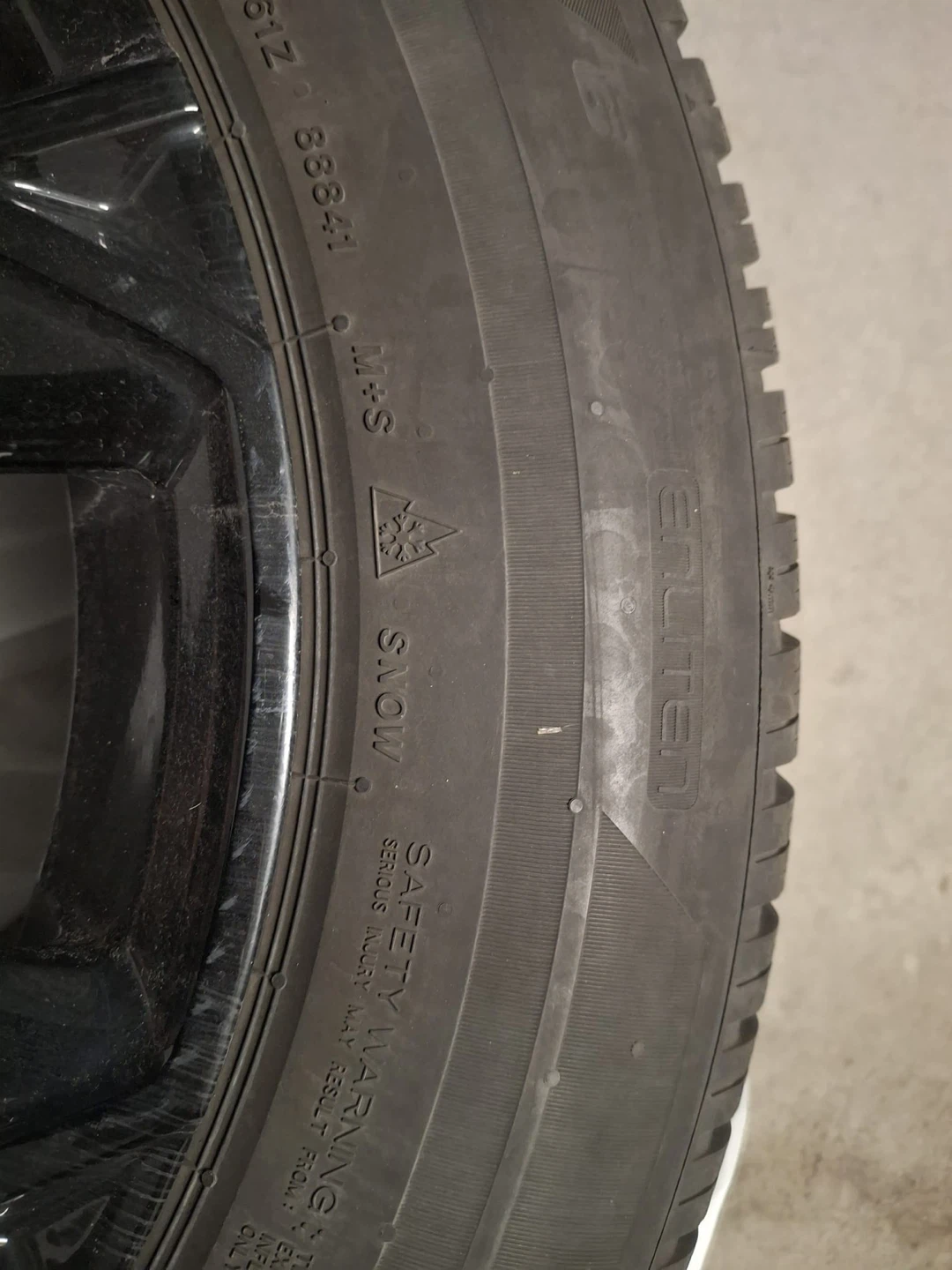 Bridgestone Blizzak 235/65R17 Snow Tires with wheels - photo 4
