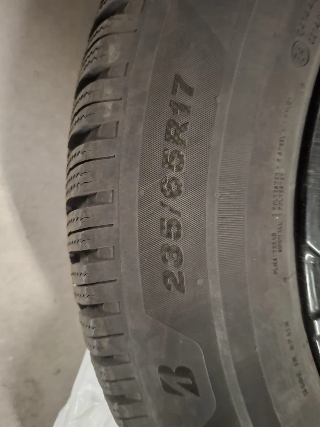 Bridgestone Blizzak 235/65R17 Snow Tires with wheels - photo 2