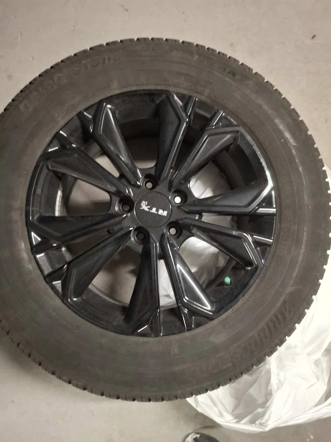 Bridgestone Blizzak 235/65R17 Snow Tires with wheels - photo 5