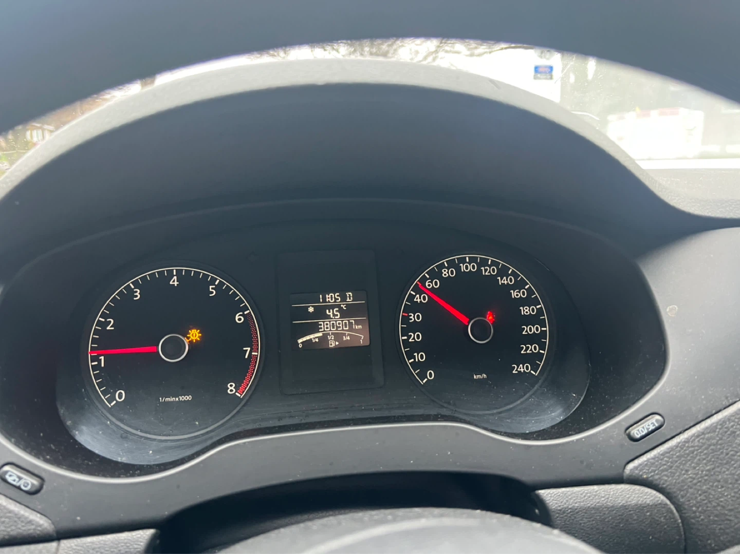 Grey Volkswagen Jetta 2013 - photo 5