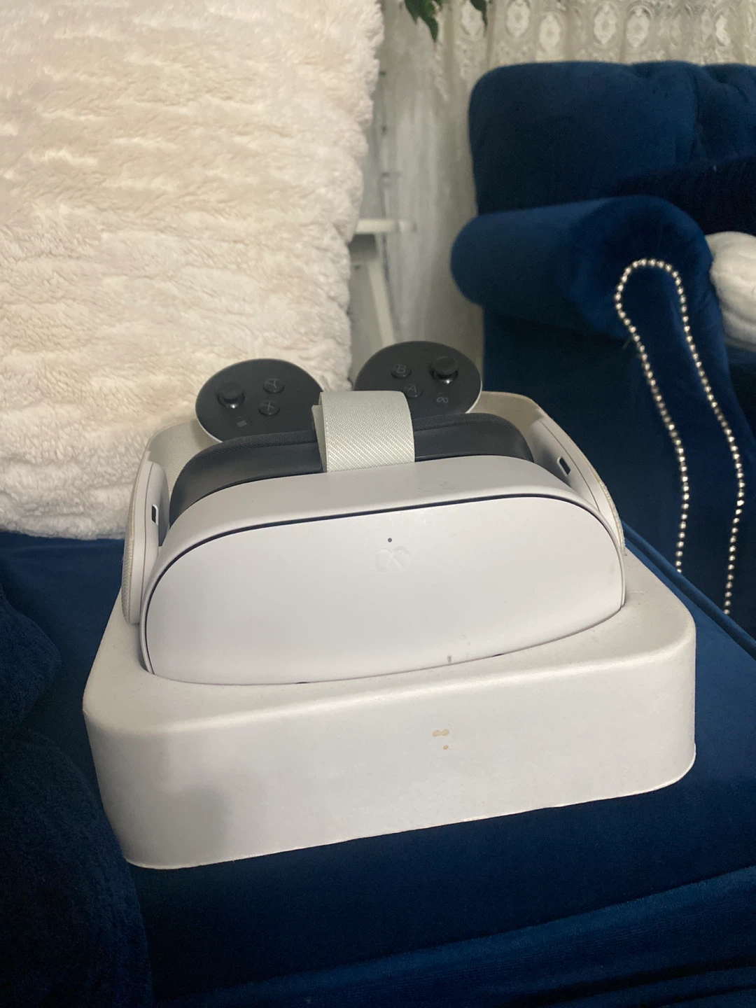 Meta Quest 3S 128GB VR Headset with Controllers - photo 4