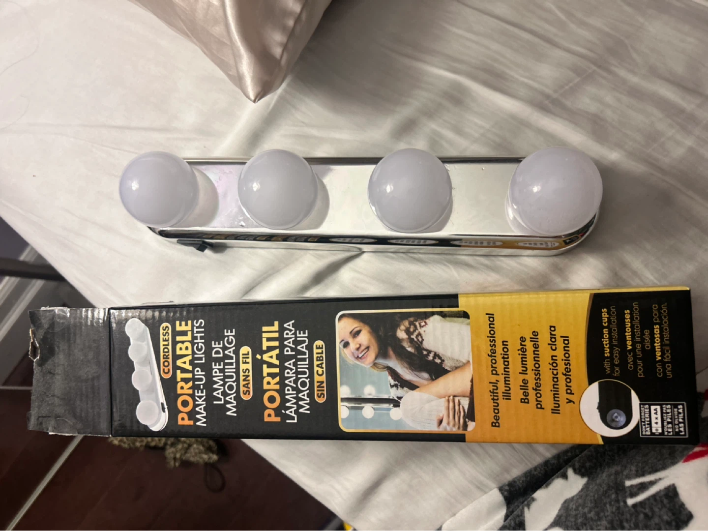 Cordless Hollywood Portable Makeup Lights - photo 2