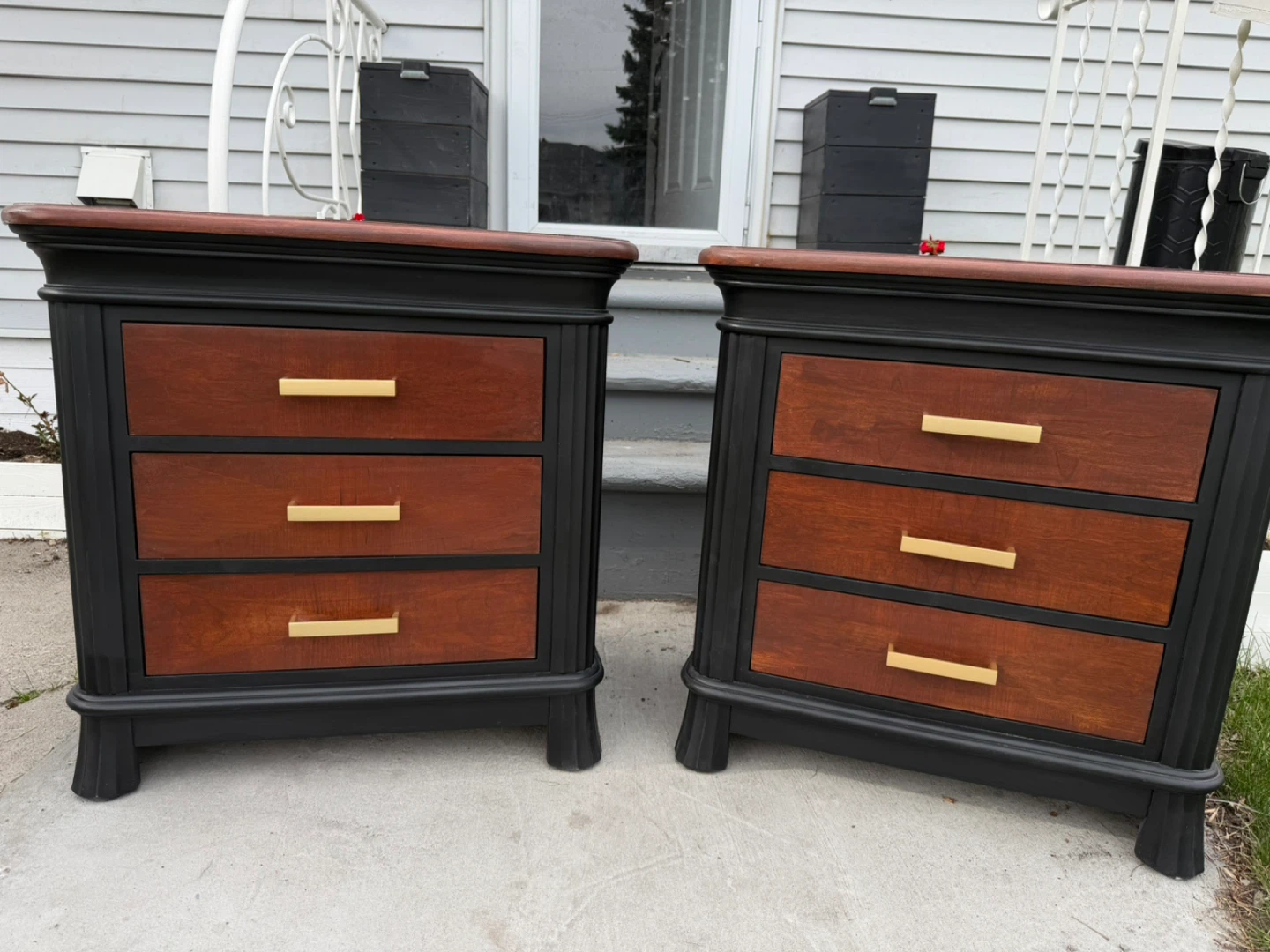 Pair of Solid Wood King Size Nightstands - photo 2