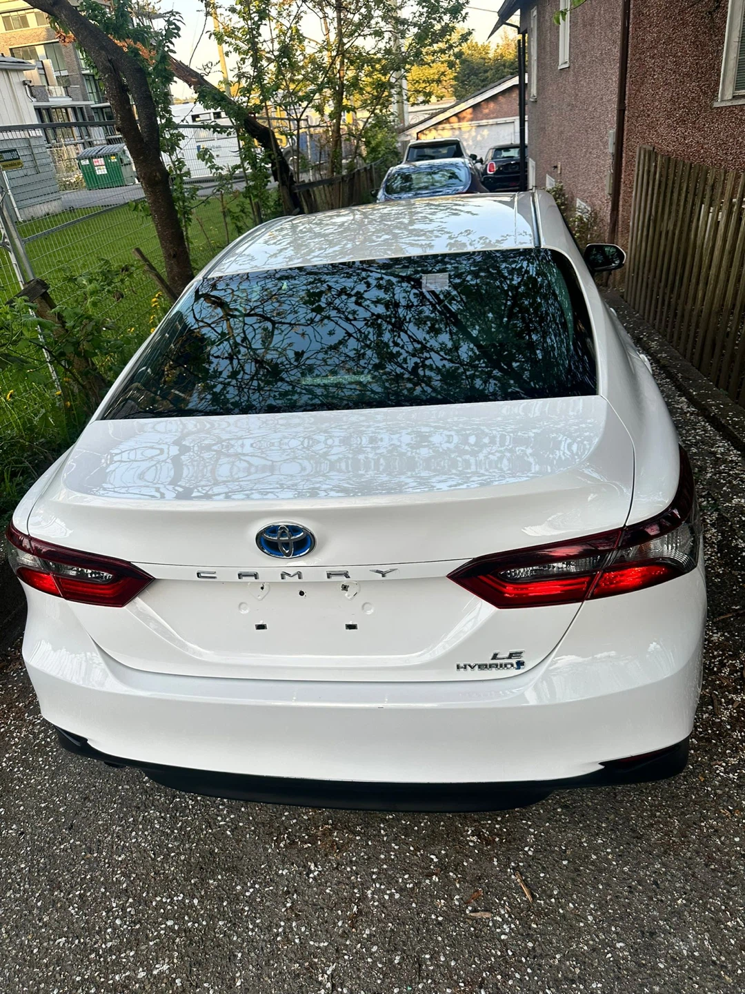 White Toyota Camry LE Hybrid Sedan - photo 3