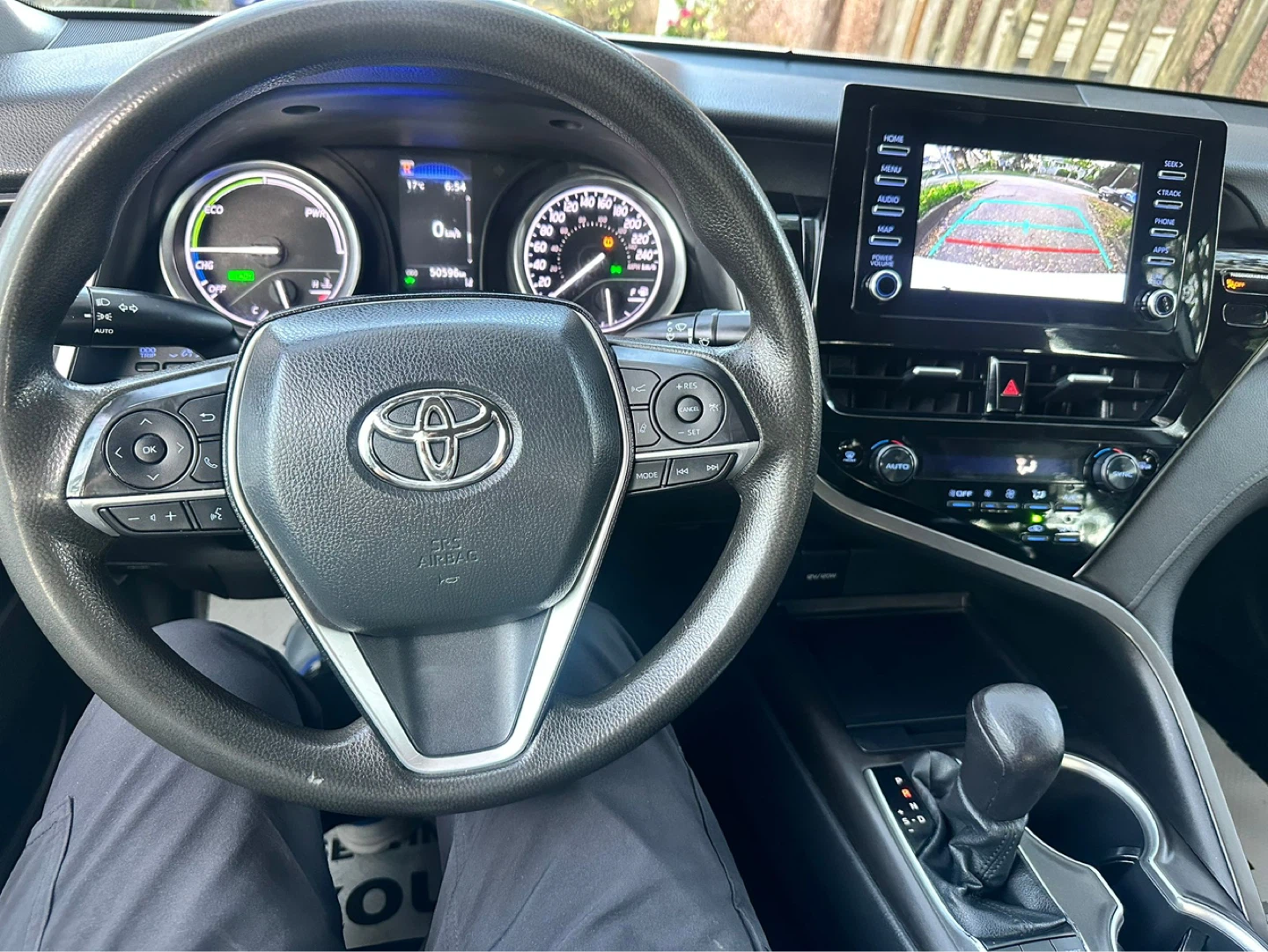 White Toyota Camry LE Hybrid Sedan - photo 4