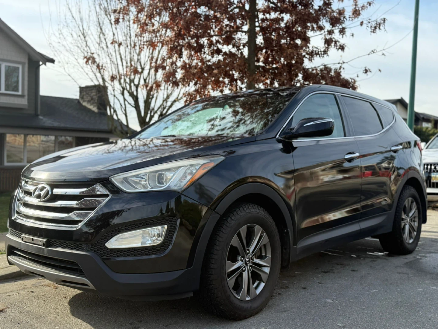 Black Hyundai Santa Fe SUV - photo 5