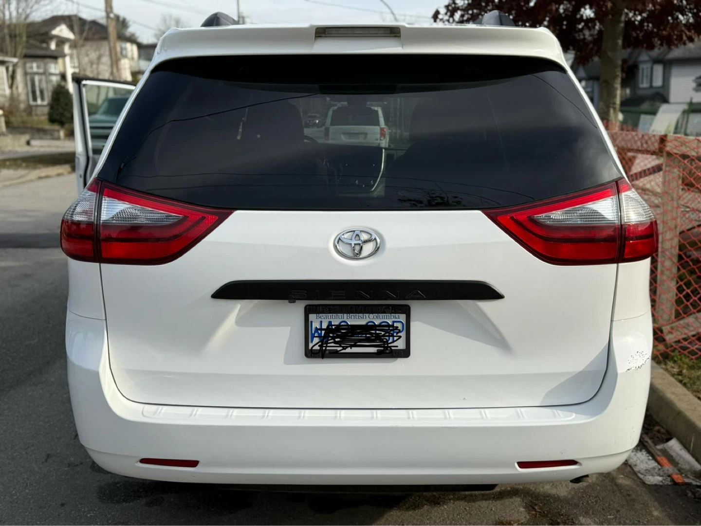 White Toyota Sienna Minivan - photo 3