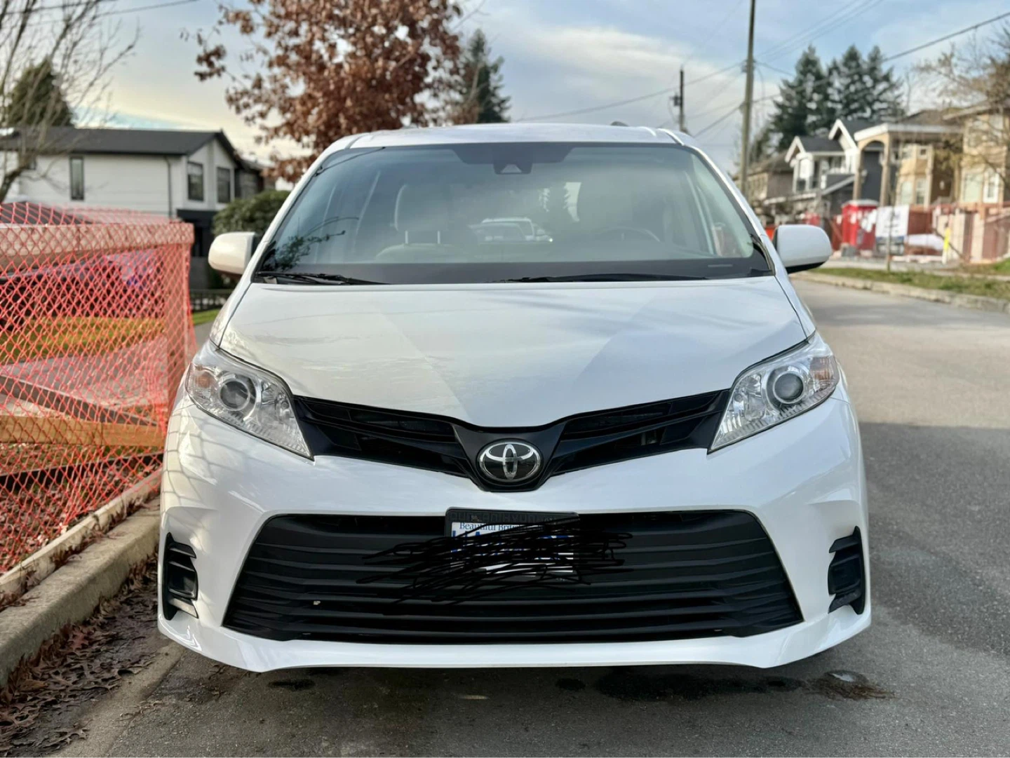 White Toyota Sienna Minivan - photo 2