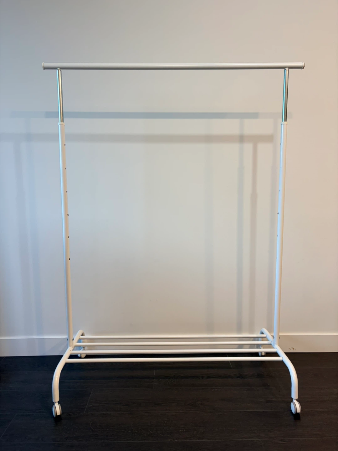 ✨ White Clothing Rack on Wheels – Adjustable & Like New - photo 2